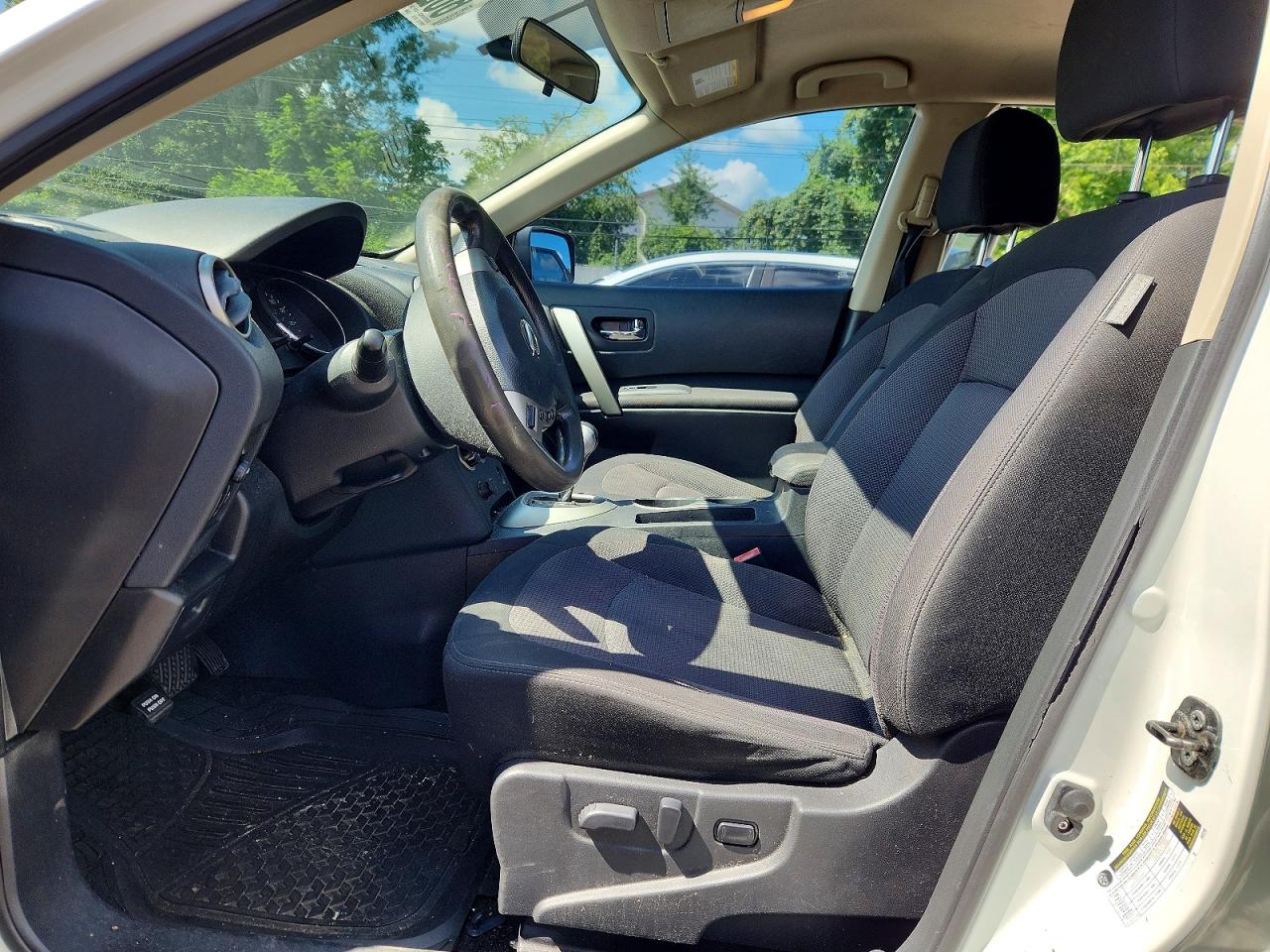 2011 Nissan Rogue S White vin: JN8AS5MV0BW297700
