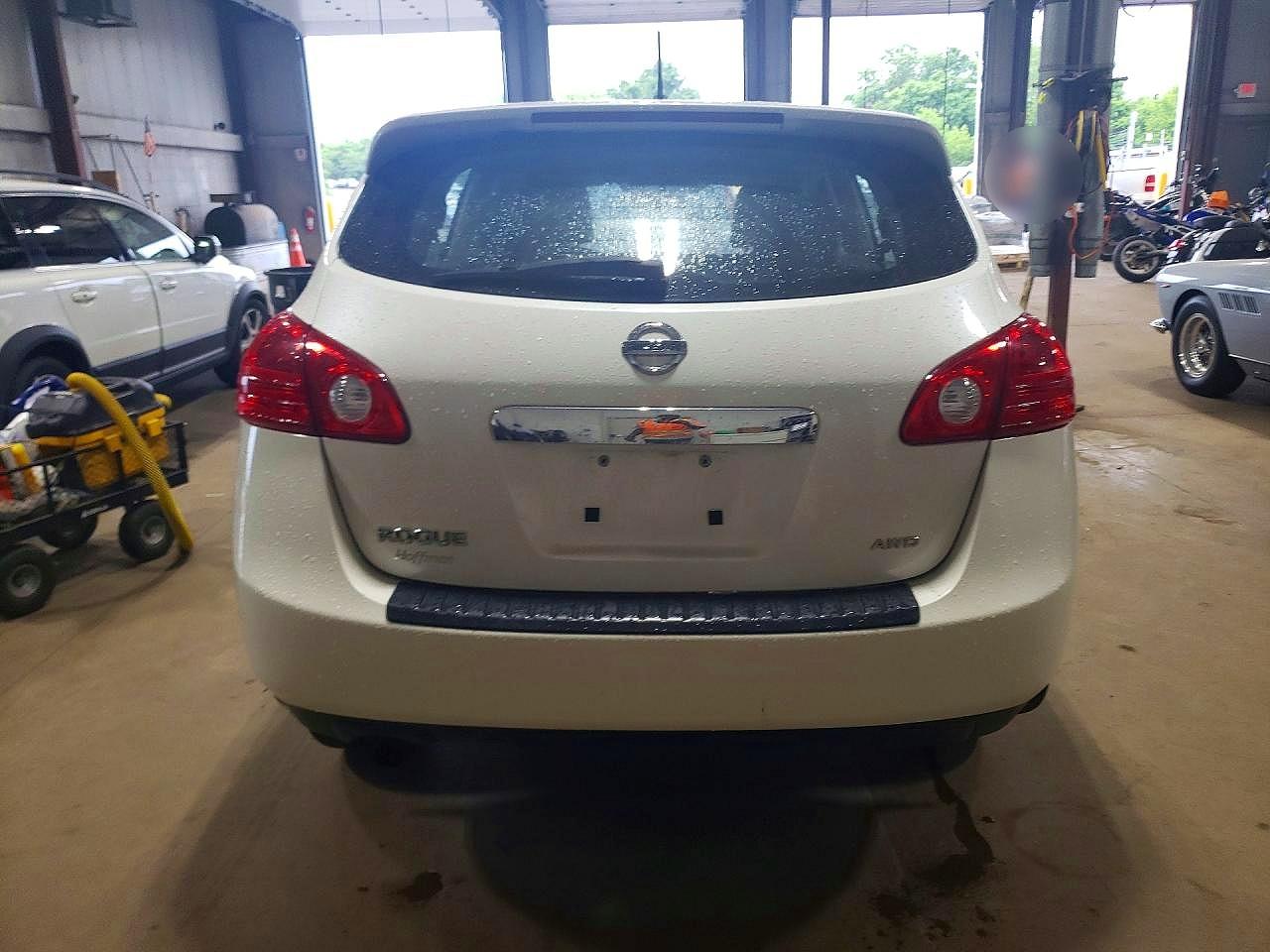 2011 Nissan Rogue S/sv/krom White vin: JN8AS5MV0BW300417