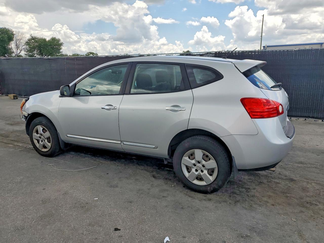 2011 Nissan Rogue S Silver vin: JN8AS5MV0BW306752