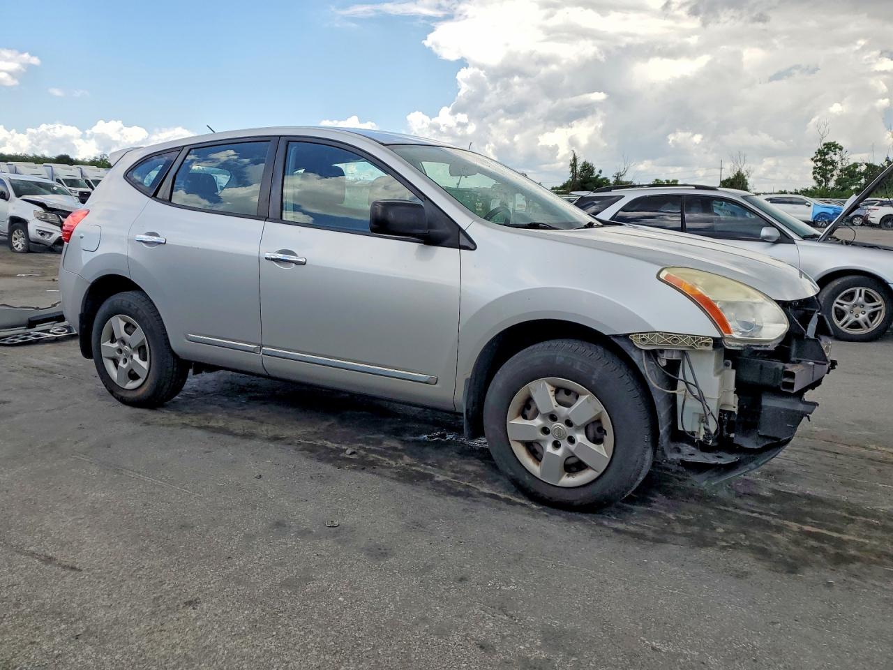 2011 Nissan Rogue S Silver vin: JN8AS5MV0BW306752
