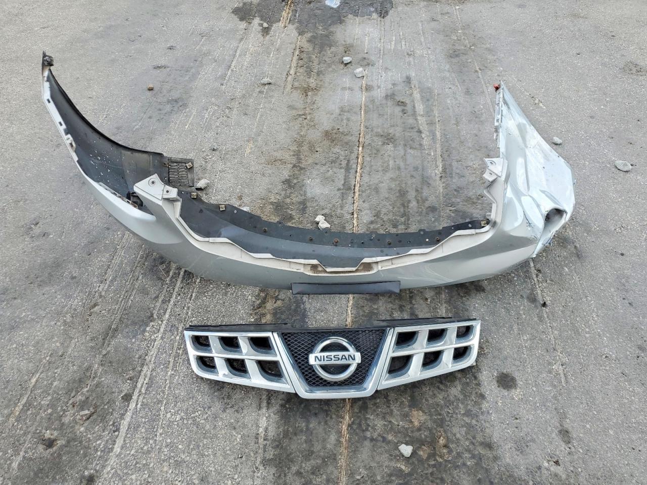 2011 Nissan Rogue S Silver vin: JN8AS5MV0BW306752