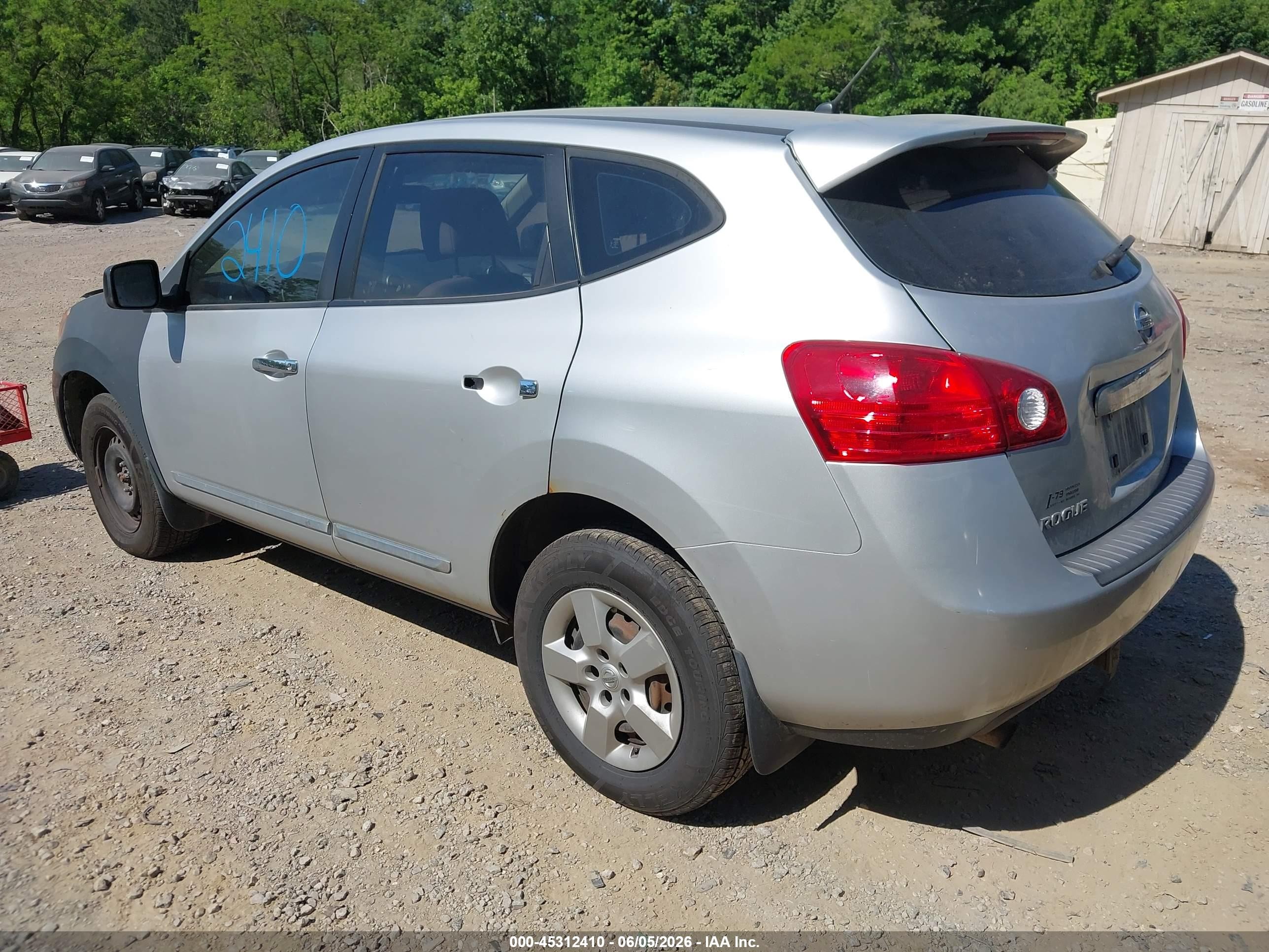 2011 Nissan Rogue S Silver vin: JN8AS5MV0BW667995