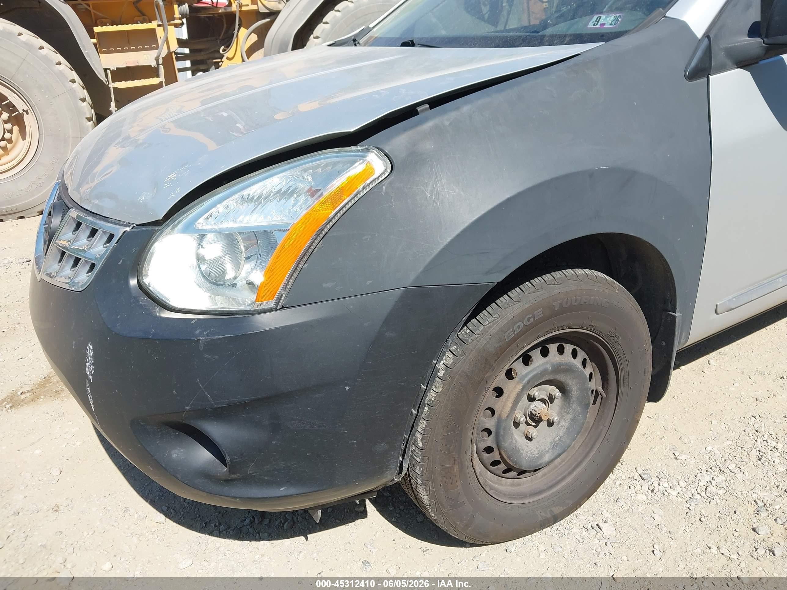 2011 Nissan Rogue S Silver vin: JN8AS5MV0BW667995