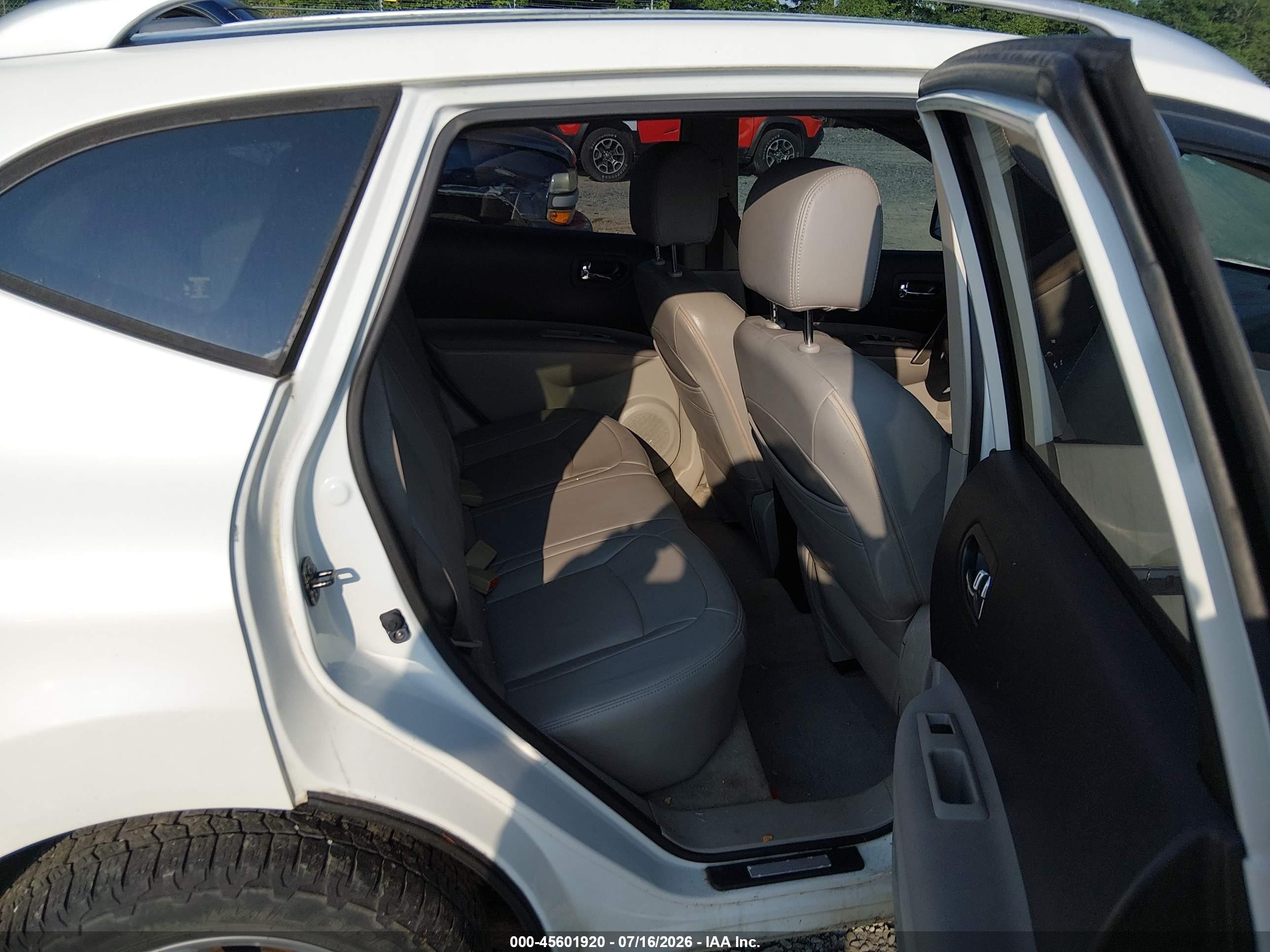2012 Nissan Rogue Sv Белый vin: JN8AS5MV0CW409932