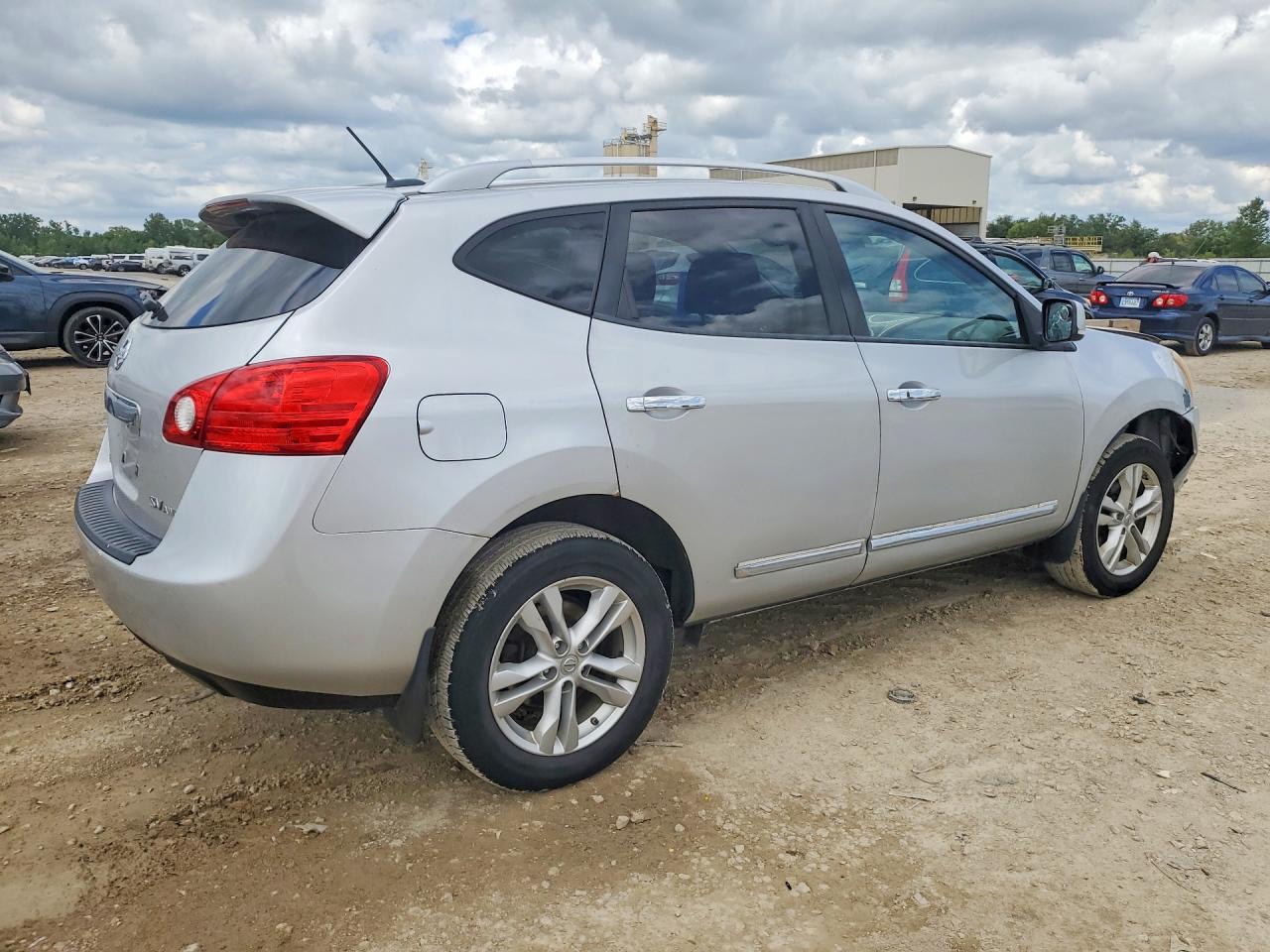 2013 Nissan Rogue S Silver vin: JN8AS5MV0DW103217