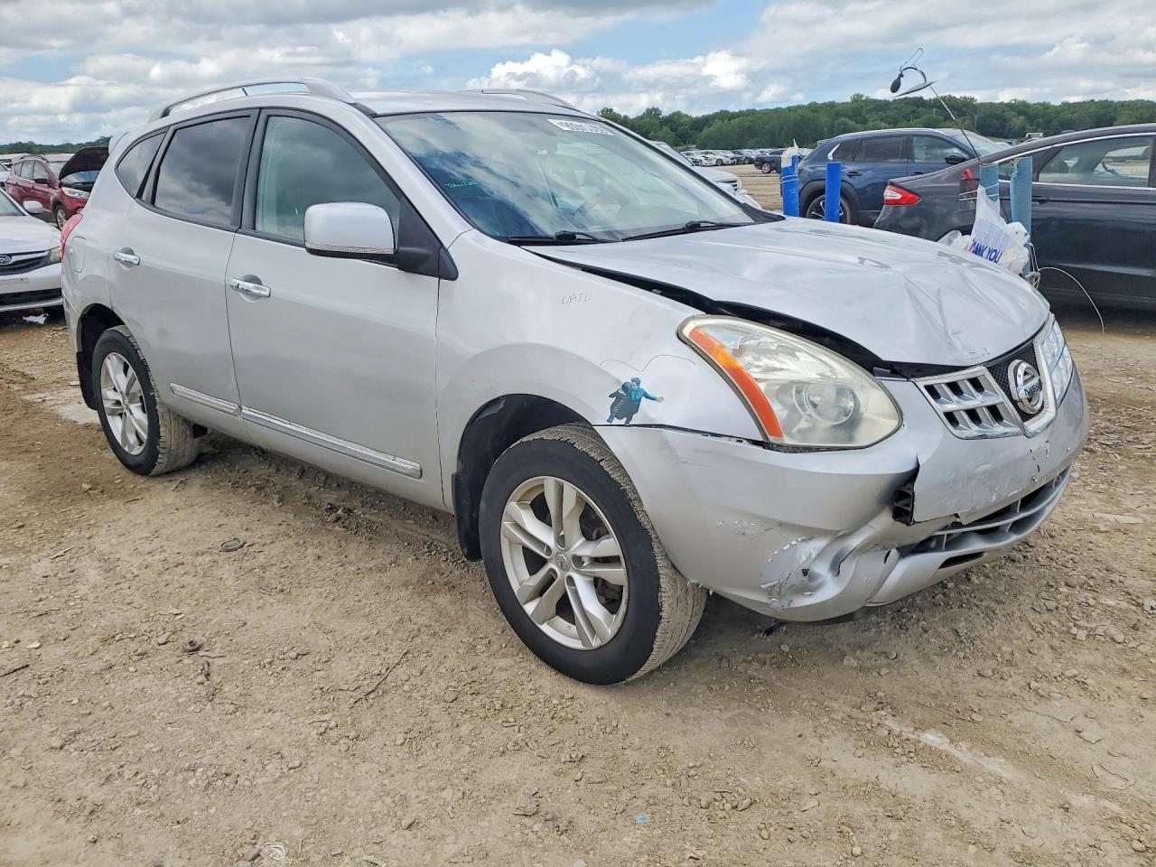 2013 Nissan Rogue S Silver vin: JN8AS5MV0DW103217