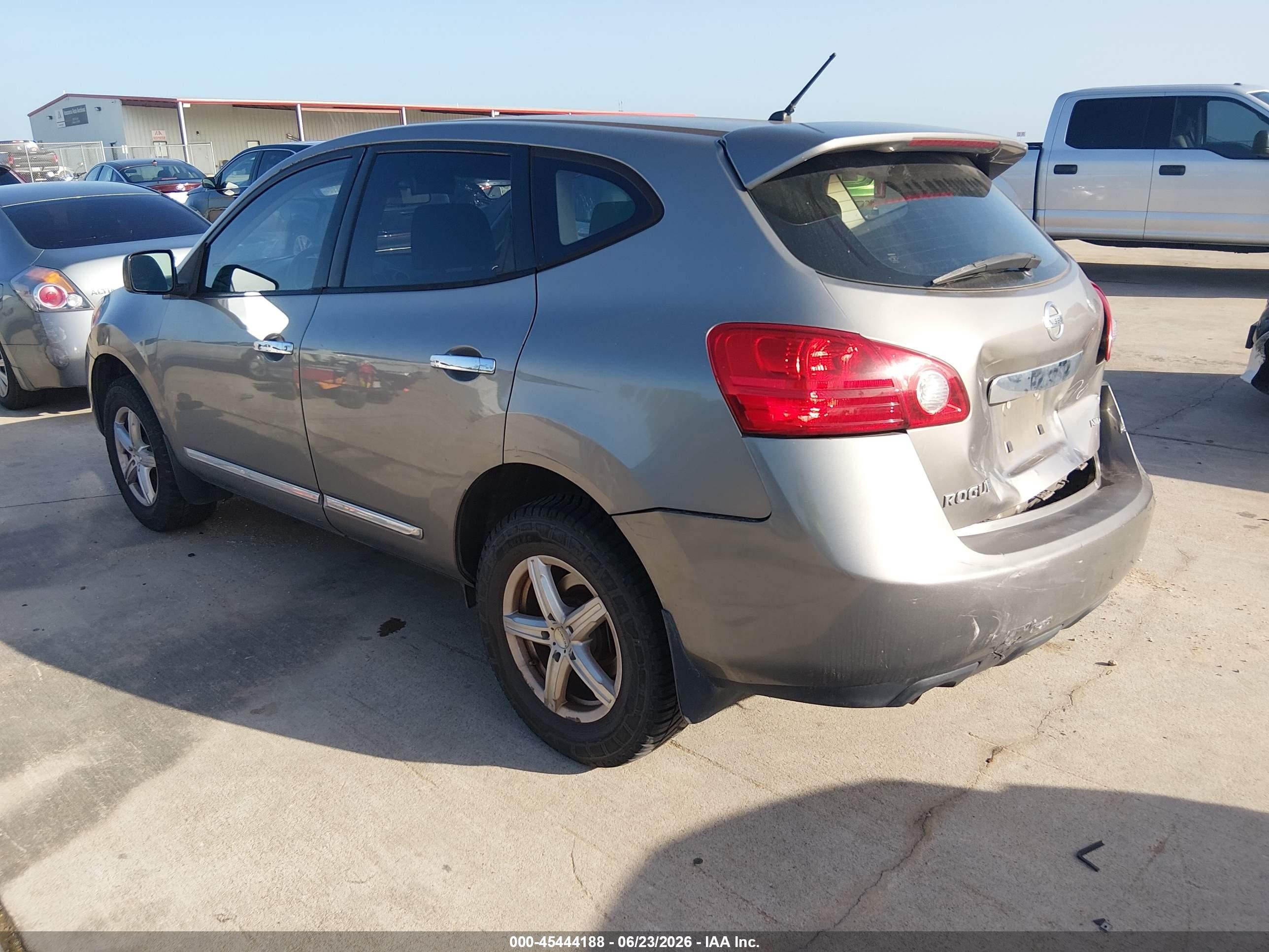 2013 Nissan Rogue S Silver vin: JN8AS5MV0DW116226