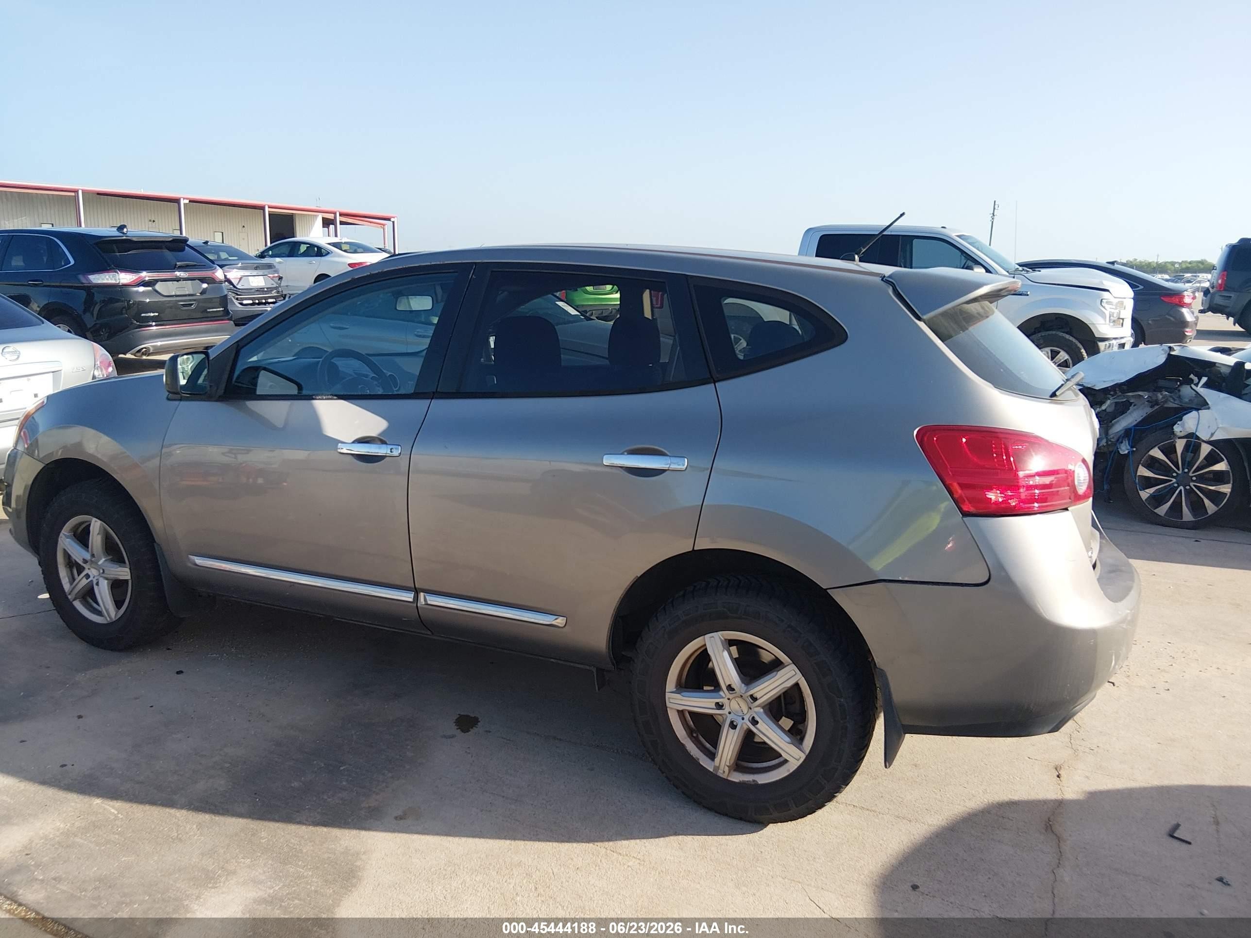 2013 Nissan Rogue S Silver vin: JN8AS5MV0DW116226