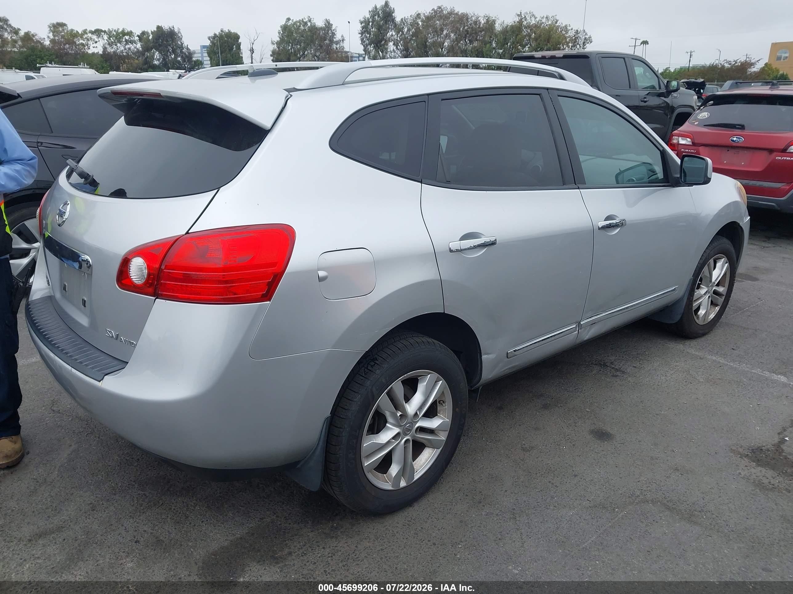 2013 Nissan Rogue Sv Серебряный vin: JN8AS5MV0DW604866