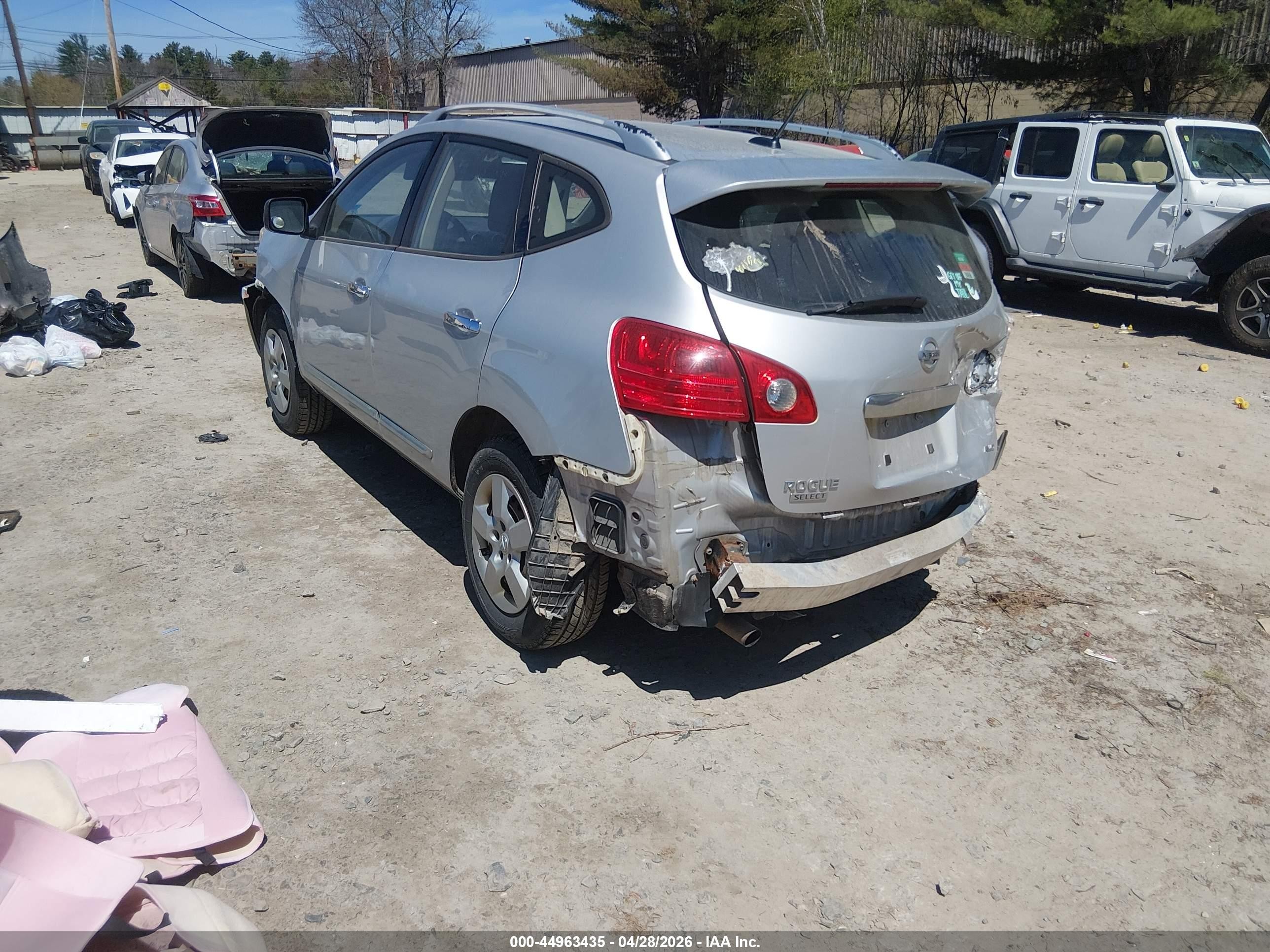 2014 Nissan Rogue Select S Silver vin: JN8AS5MV0EW713202