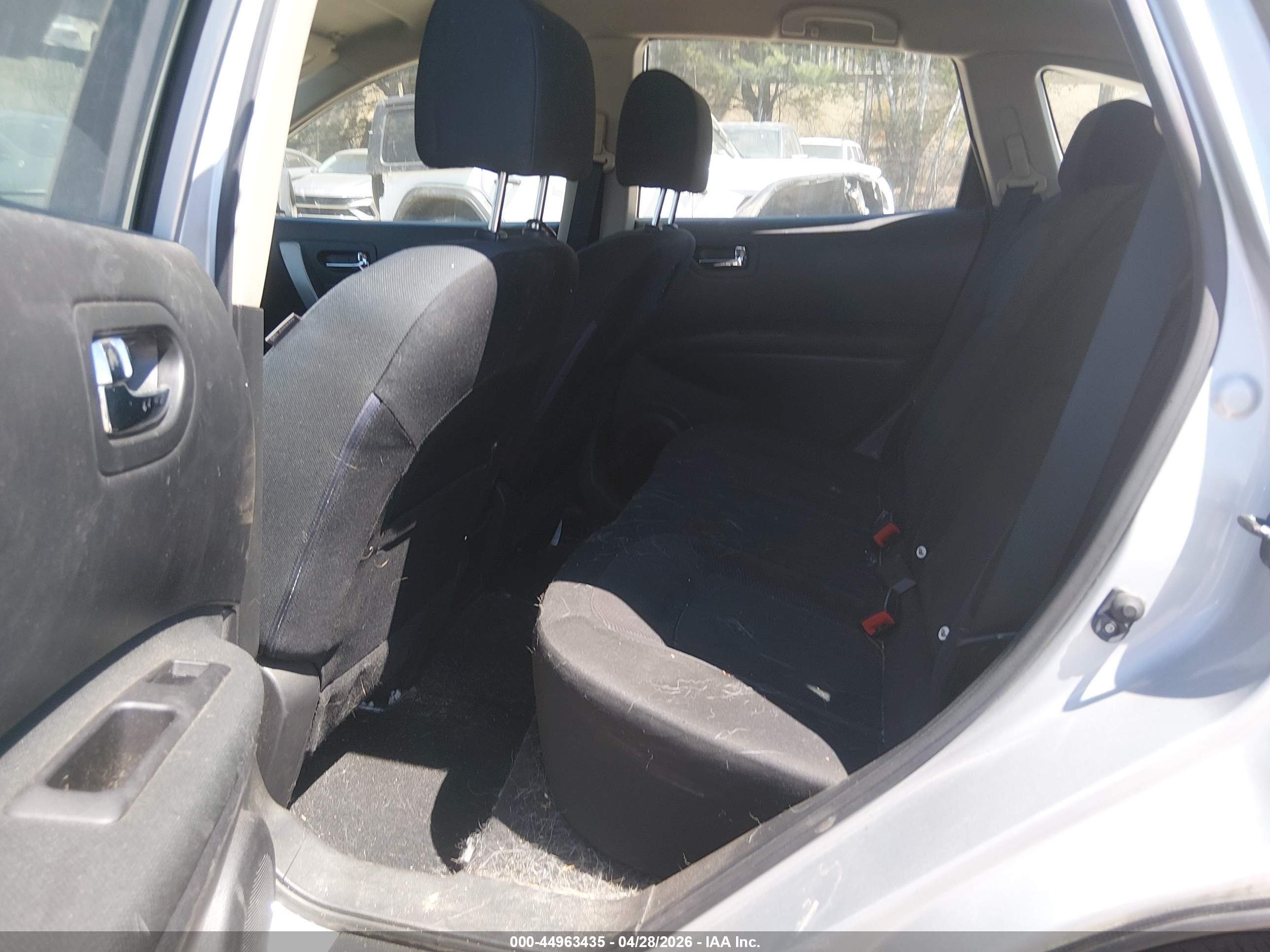 2014 Nissan Rogue Select S Silver vin: JN8AS5MV0EW713202