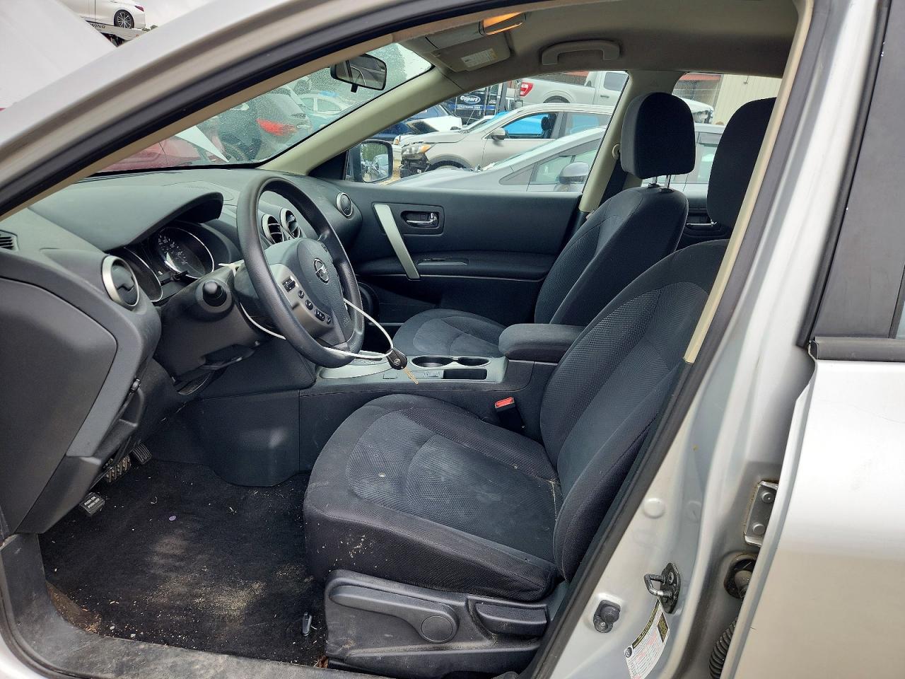 2015 Nissan Rogue Select S Серебряный vin: JN8AS5MV0FW257025