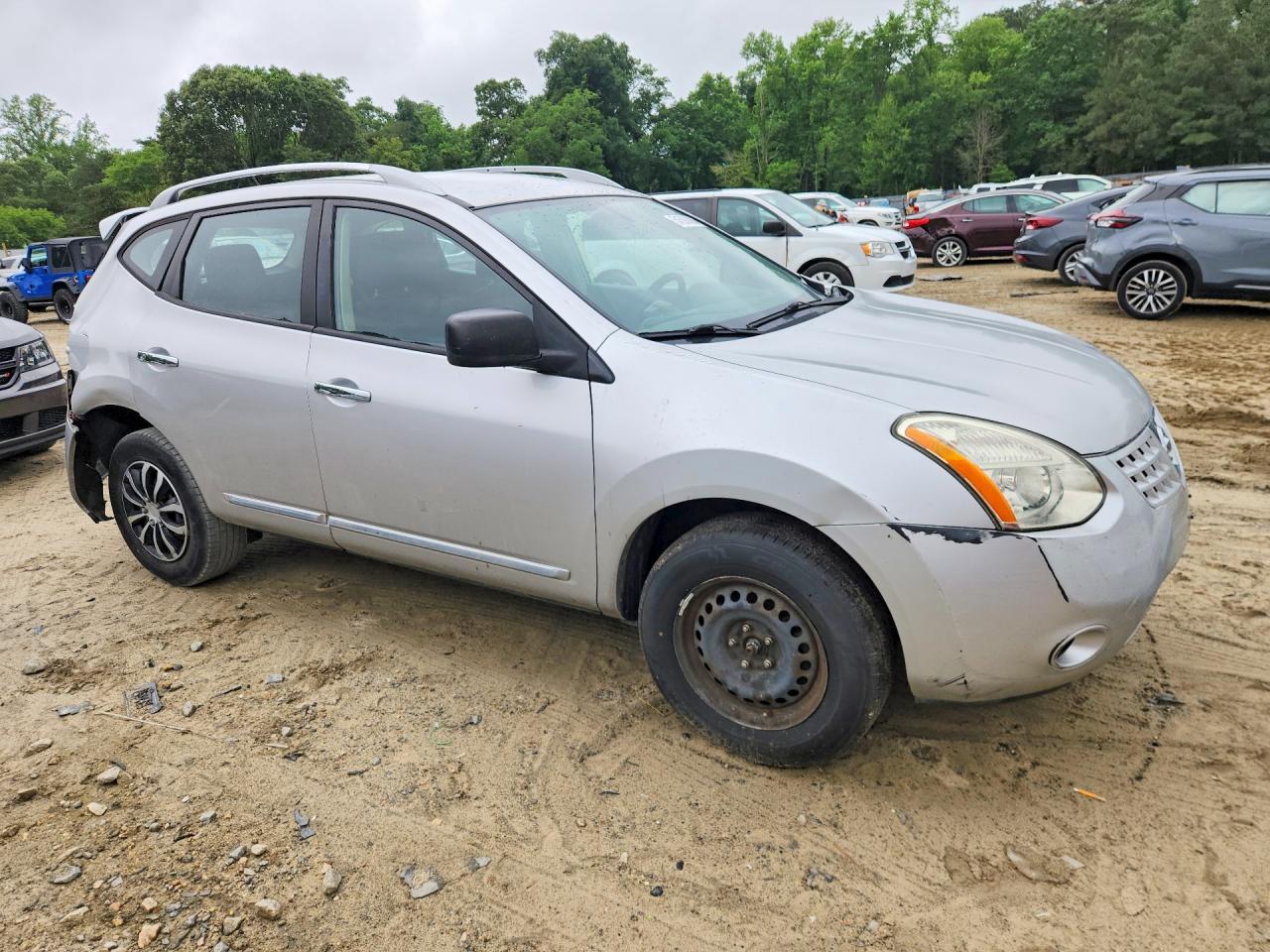 2015 Nissan Rogue Select S Серебряный vin: JN8AS5MV0FW257025