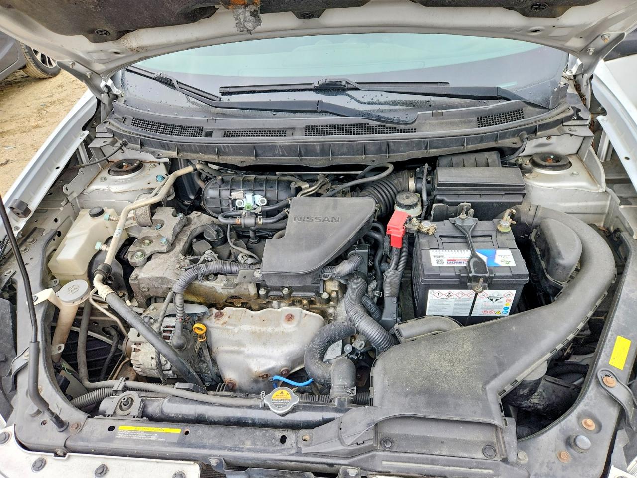 2015 Nissan Rogue Select S Серебряный vin: JN8AS5MV0FW257025