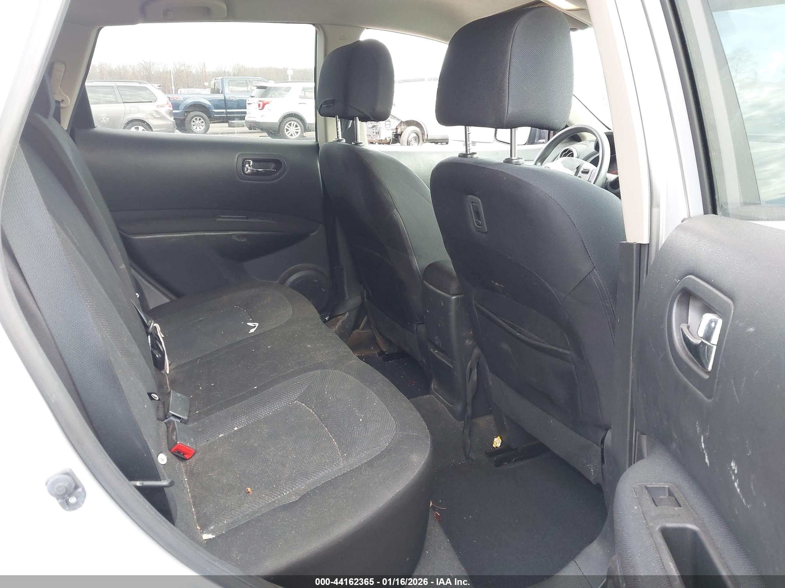 2015 Nissan Rogue Select S Silver vin: JN8AS5MV0FW259079