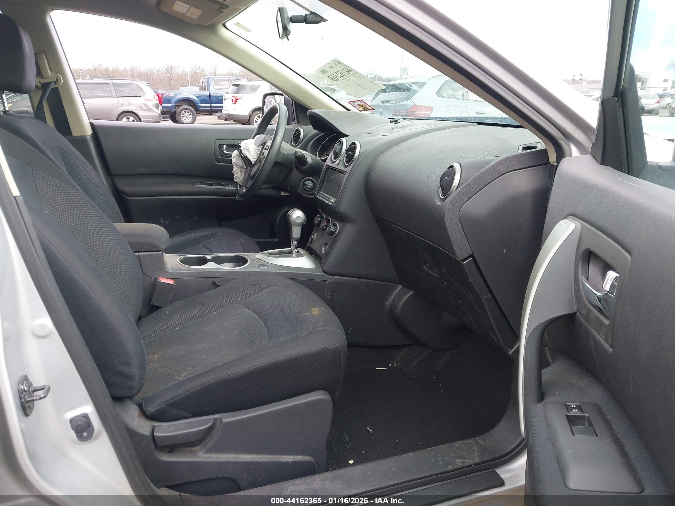 2015 Nissan Rogue Select S Silver vin: JN8AS5MV0FW259079