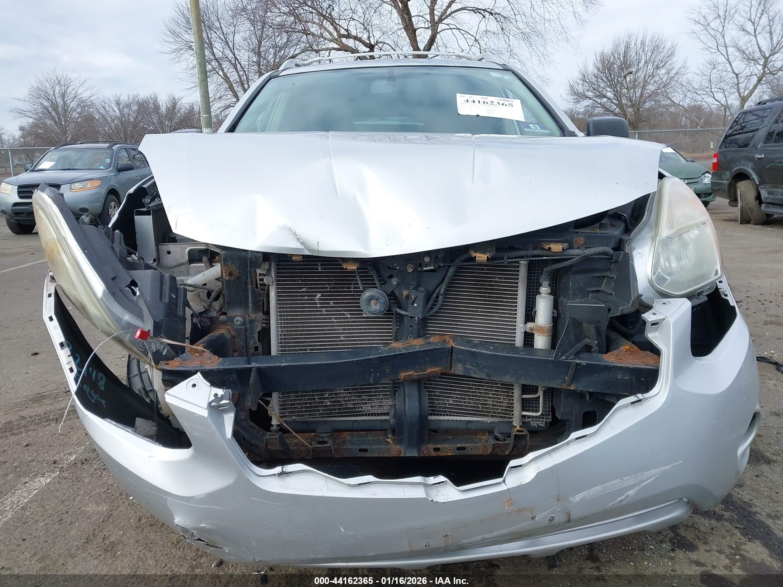 2015 Nissan Rogue Select S Silver vin: JN8AS5MV0FW259079