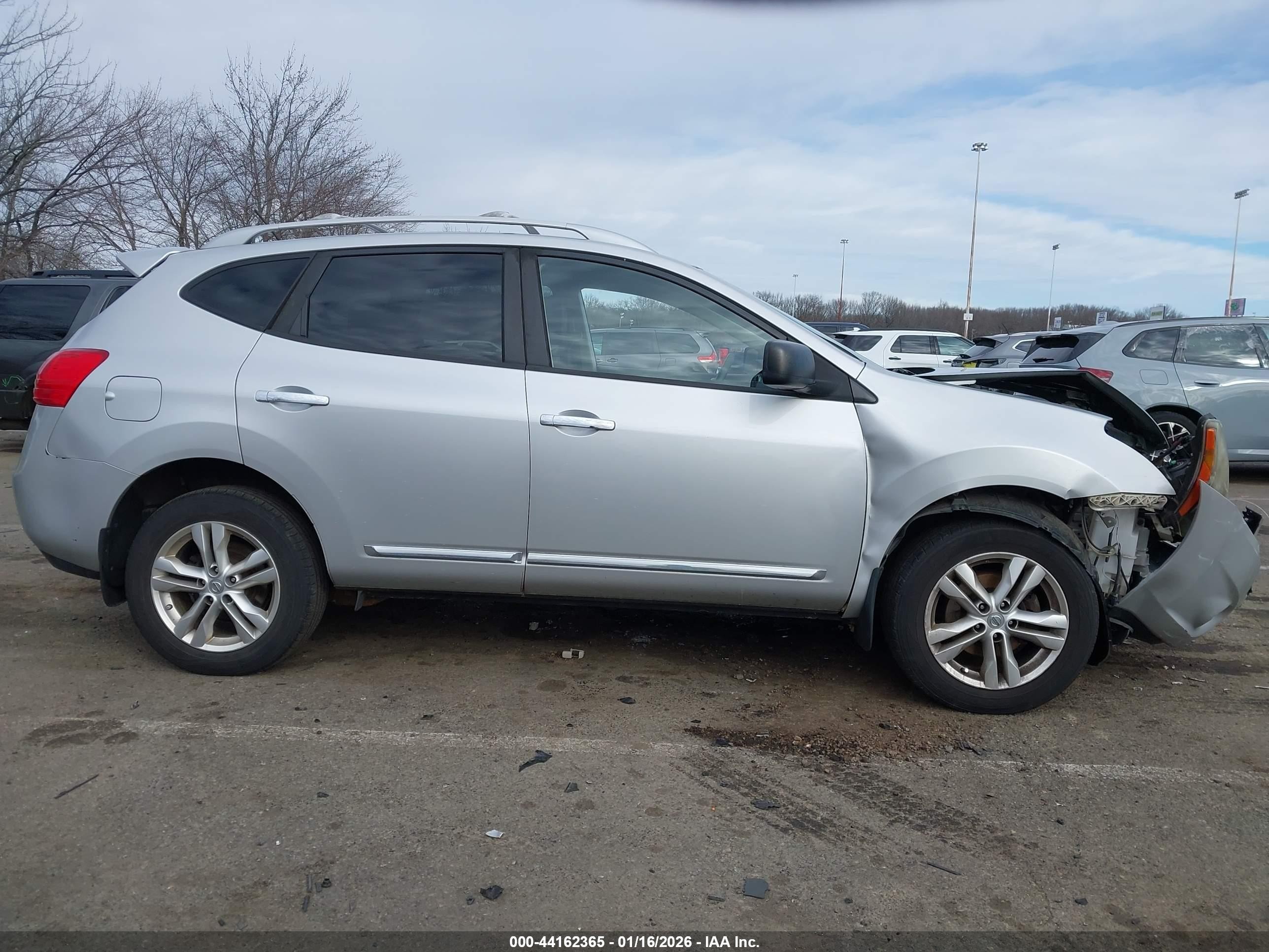 2015 Nissan Rogue Select S Silver vin: JN8AS5MV0FW259079