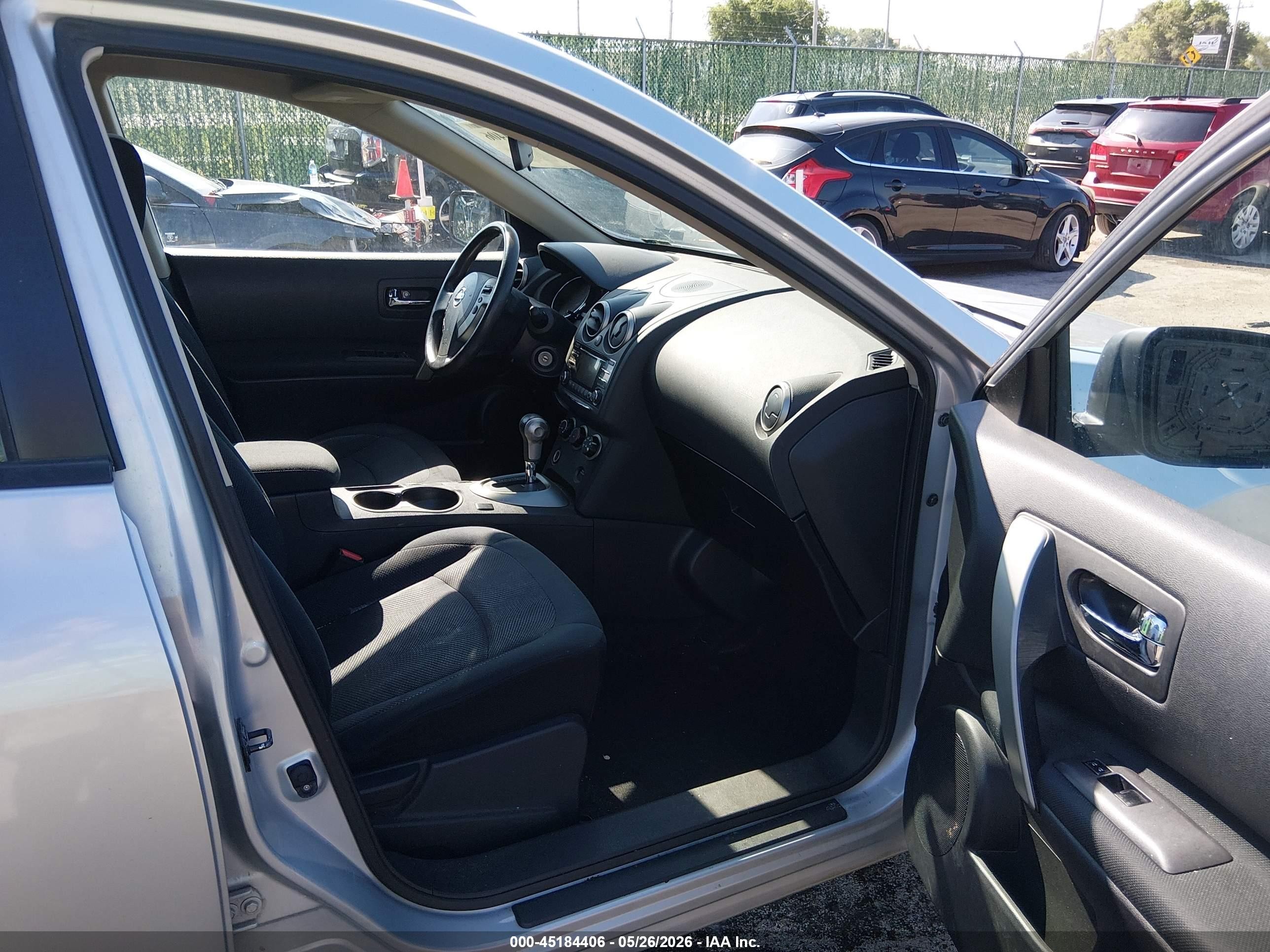 2015 Nissan Rogue Select S Silver vin: JN8AS5MV0FW261592