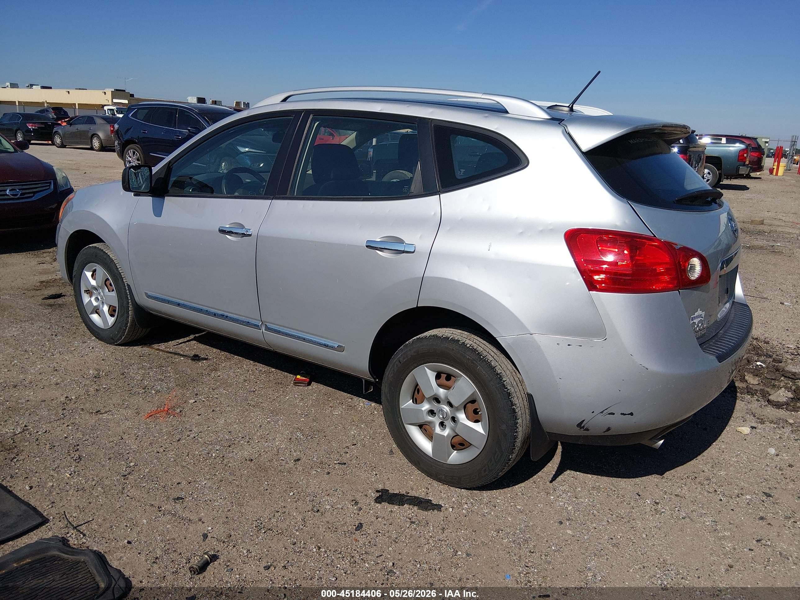 2015 Nissan Rogue Select S Silver vin: JN8AS5MV0FW261592