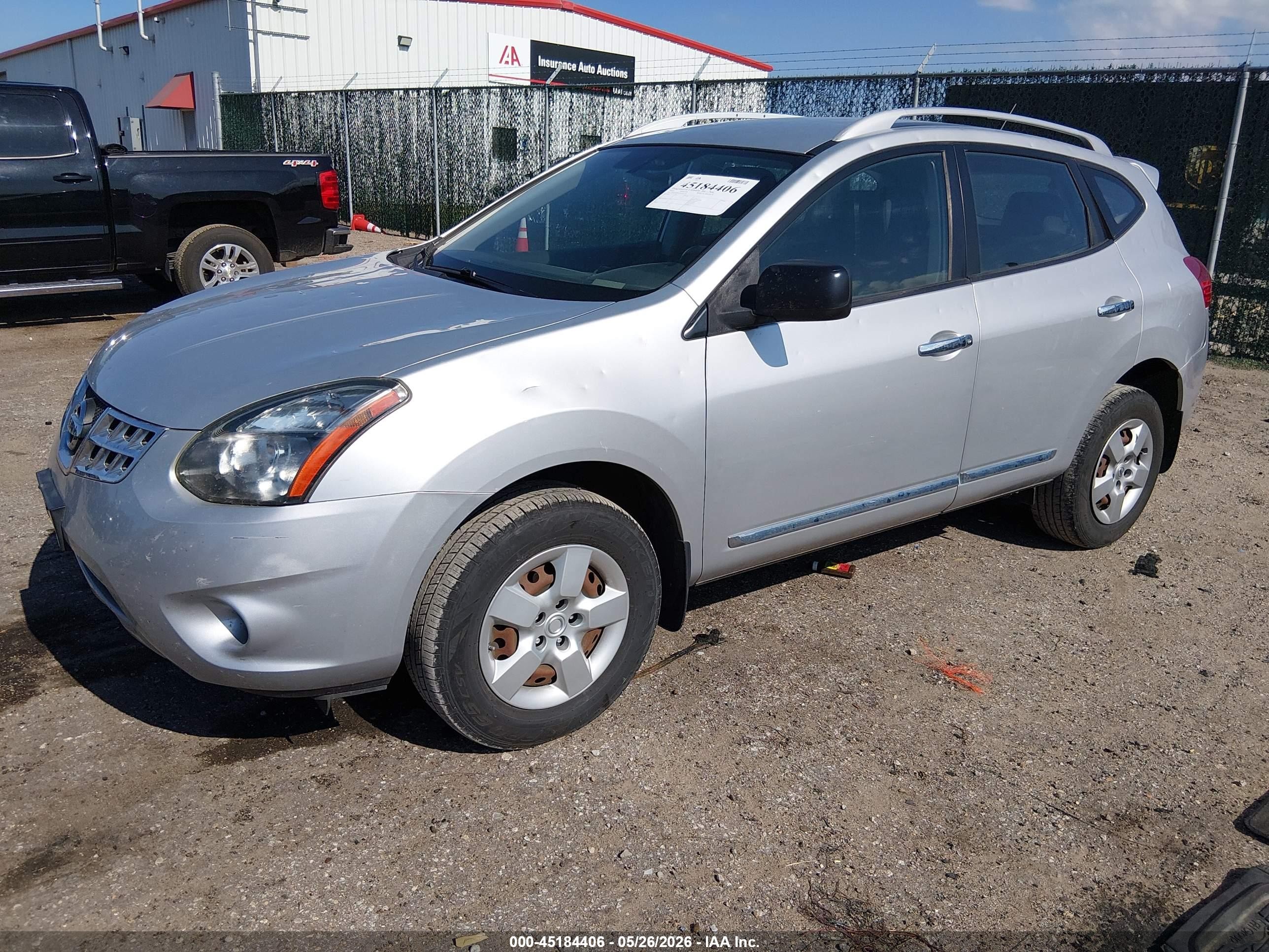 2015 Nissan Rogue Select S Silver vin: JN8AS5MV0FW261592