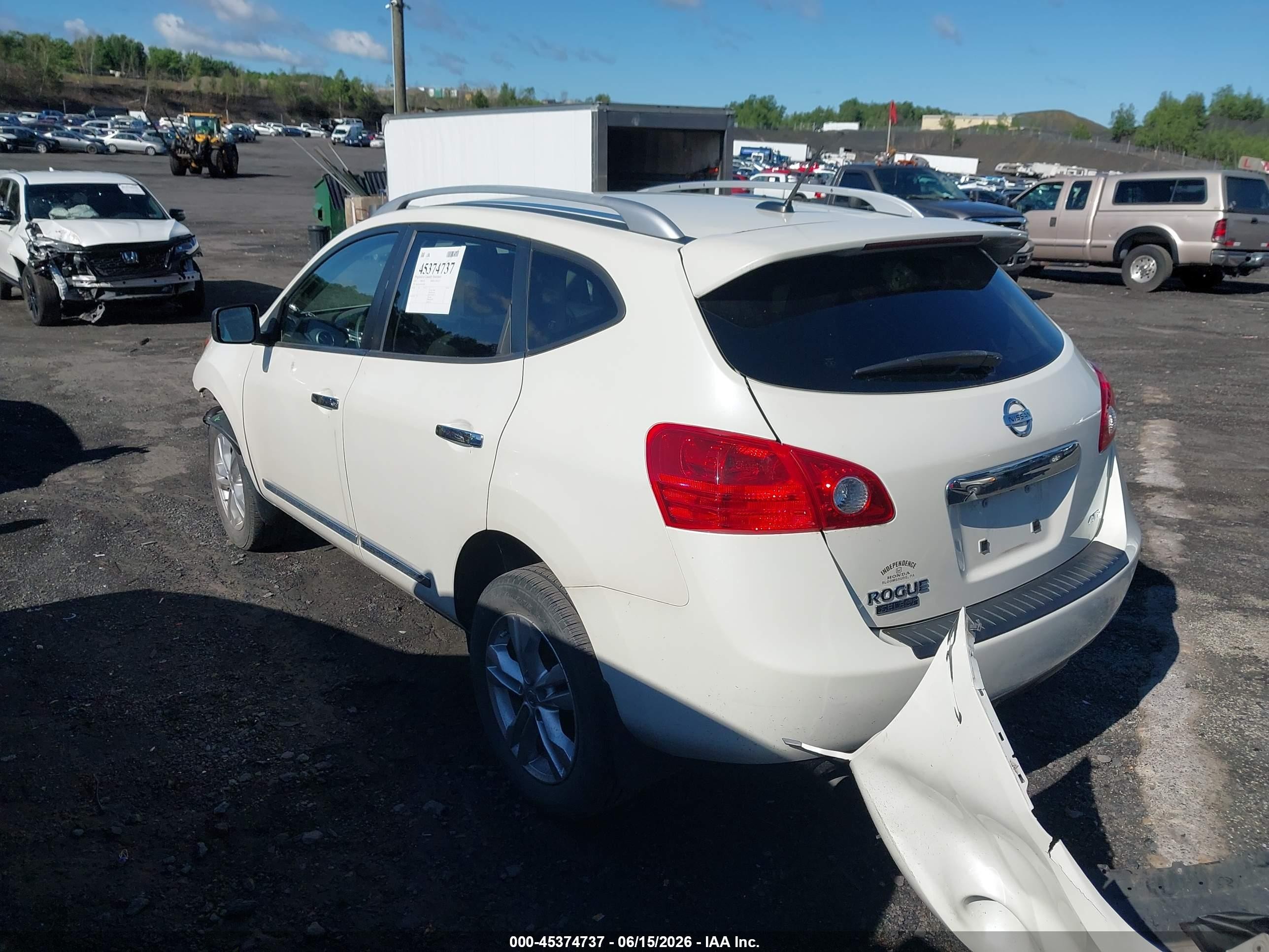 2015 Nissan Rogue Select S White vin: JN8AS5MV0FW767388