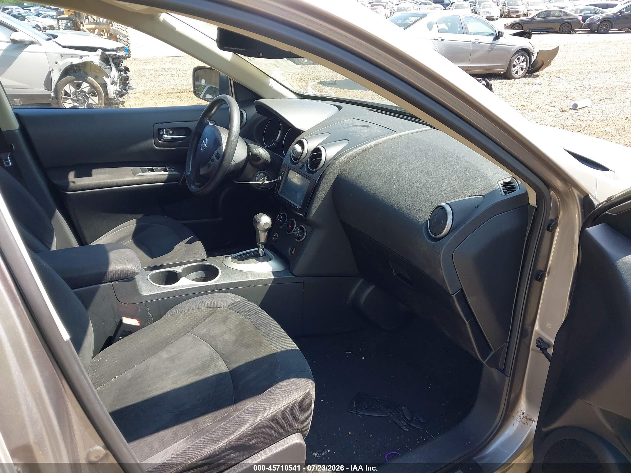 2010 Nissan Rogue S Beige vin: JN8AS5MV1AW103819