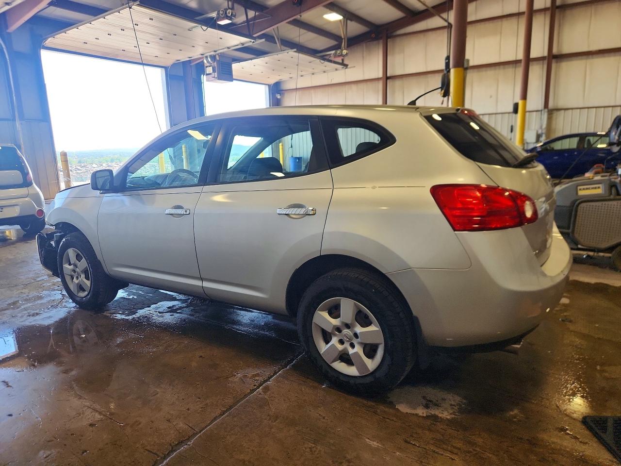 2010 Nissan Rogue S Silver vin: JN8AS5MV1AW600806