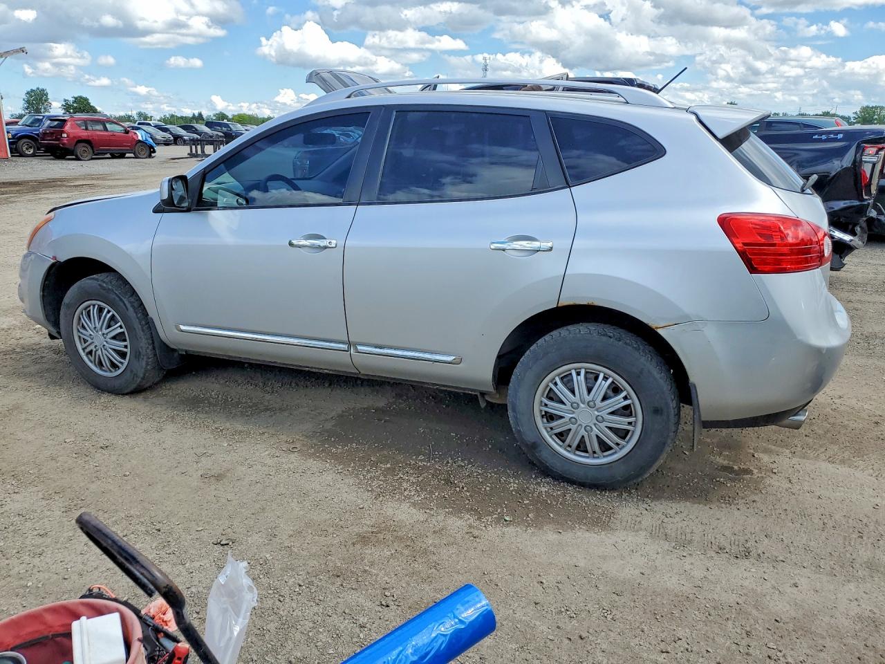 2011 Nissan Rogue S Silver vin: JN8AS5MV1BW300071