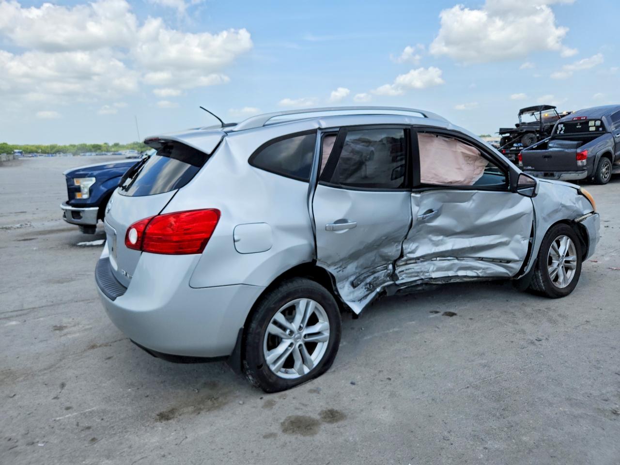 2013 Nissan Rogue S Silver vin: JN8AS5MV1DW127526