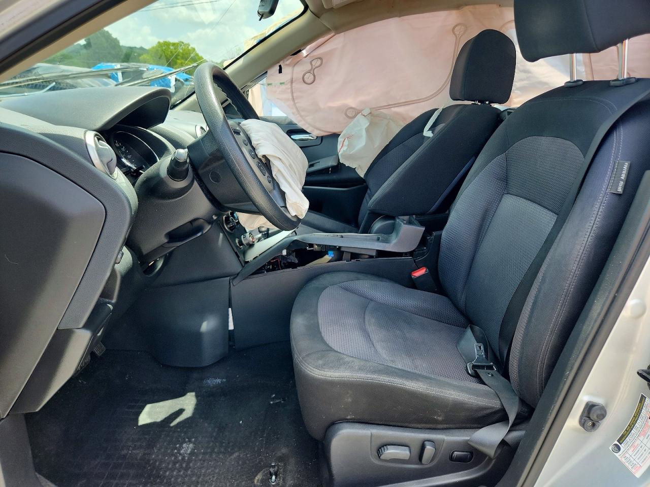 2013 Nissan Rogue S Silver vin: JN8AS5MV1DW127526