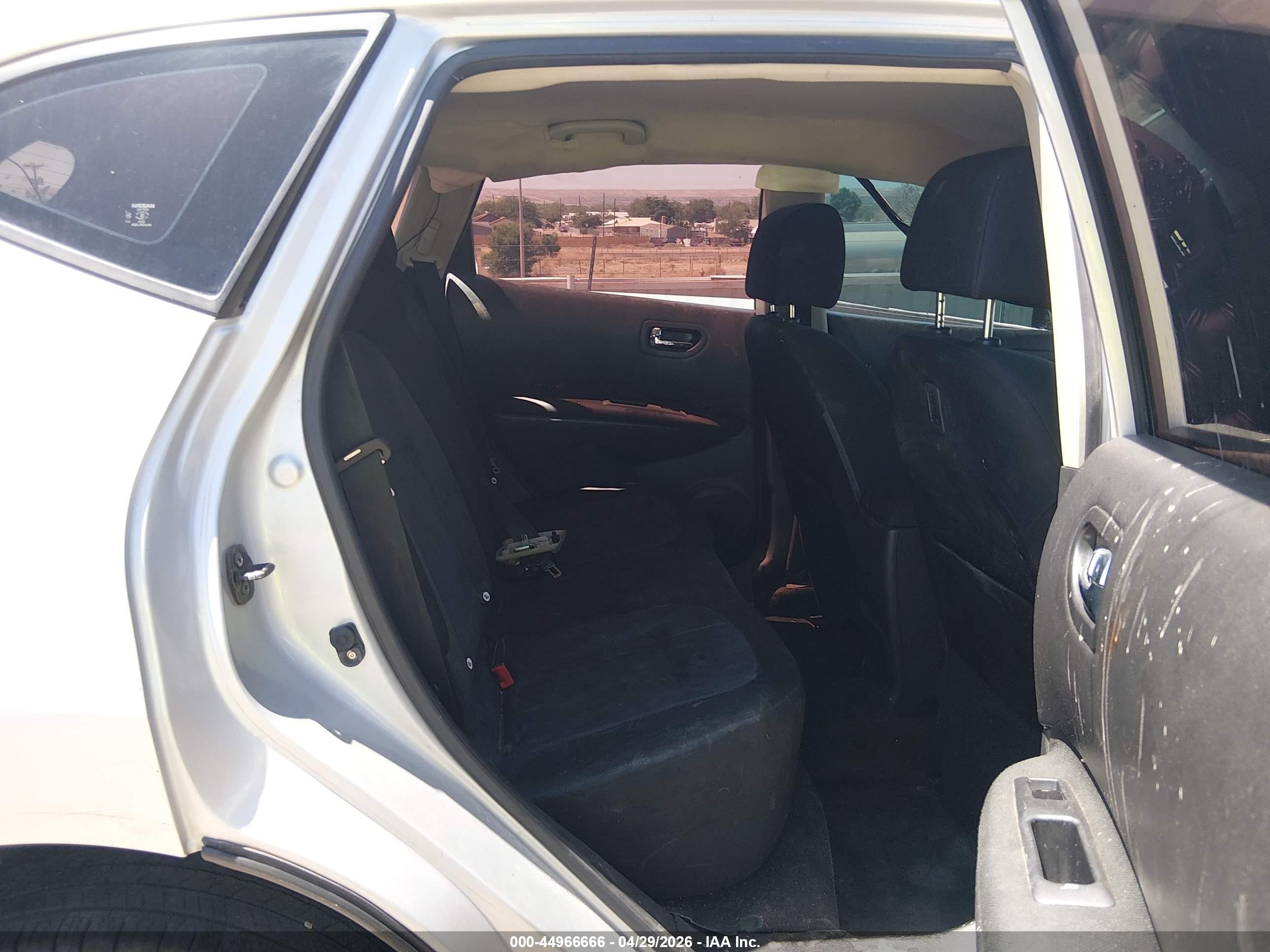 2013 Nissan Rogue S Silver vin: JN8AS5MV1DW135724