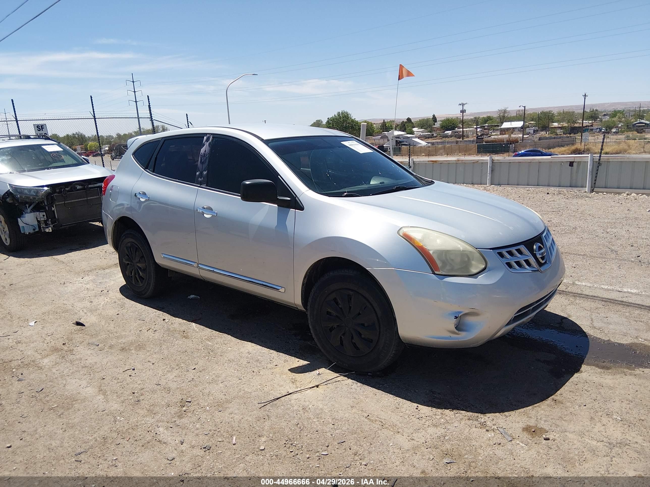 2013 Nissan Rogue S Silver vin: JN8AS5MV1DW135724