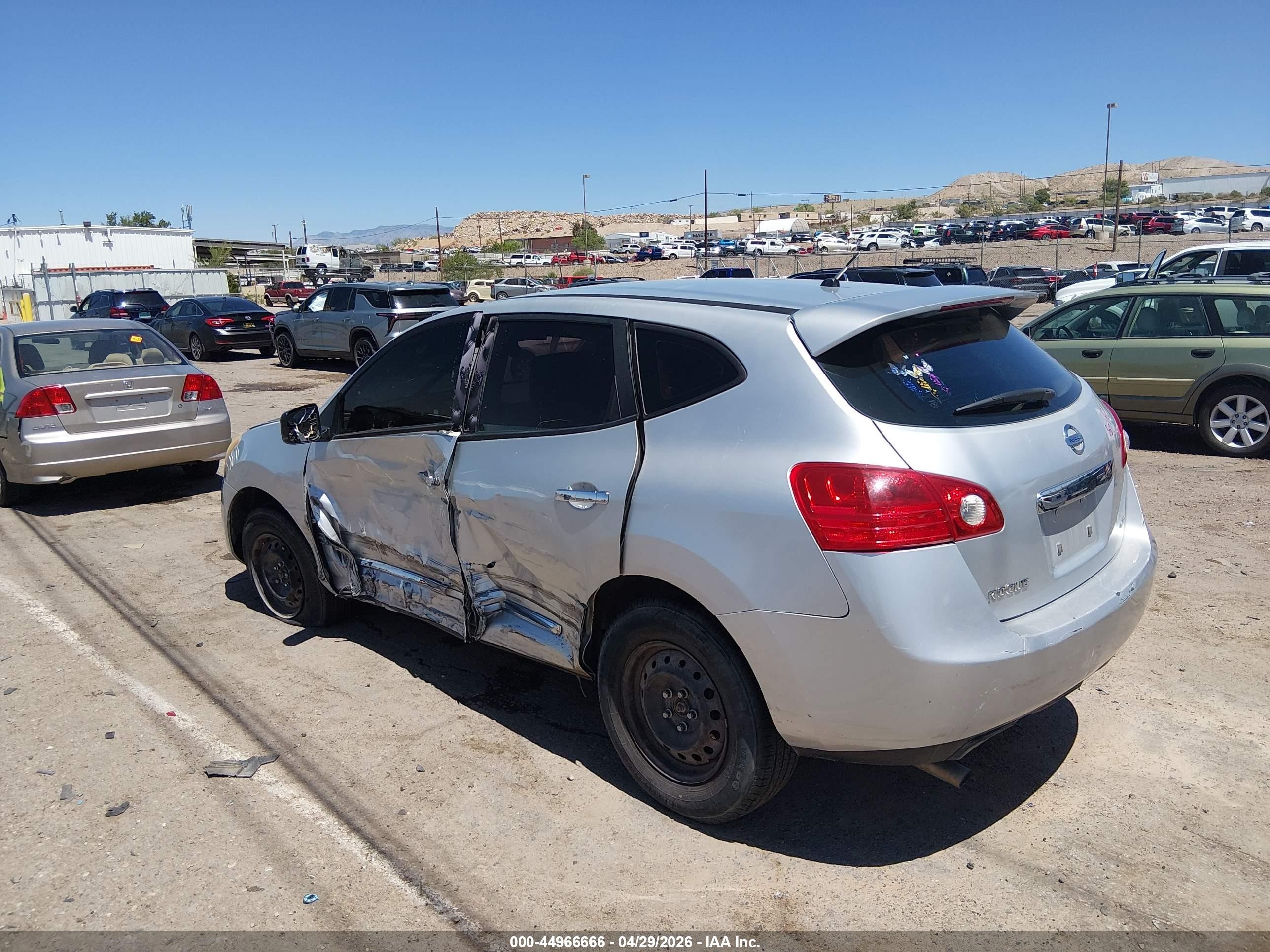 2013 Nissan Rogue S Silver vin: JN8AS5MV1DW135724