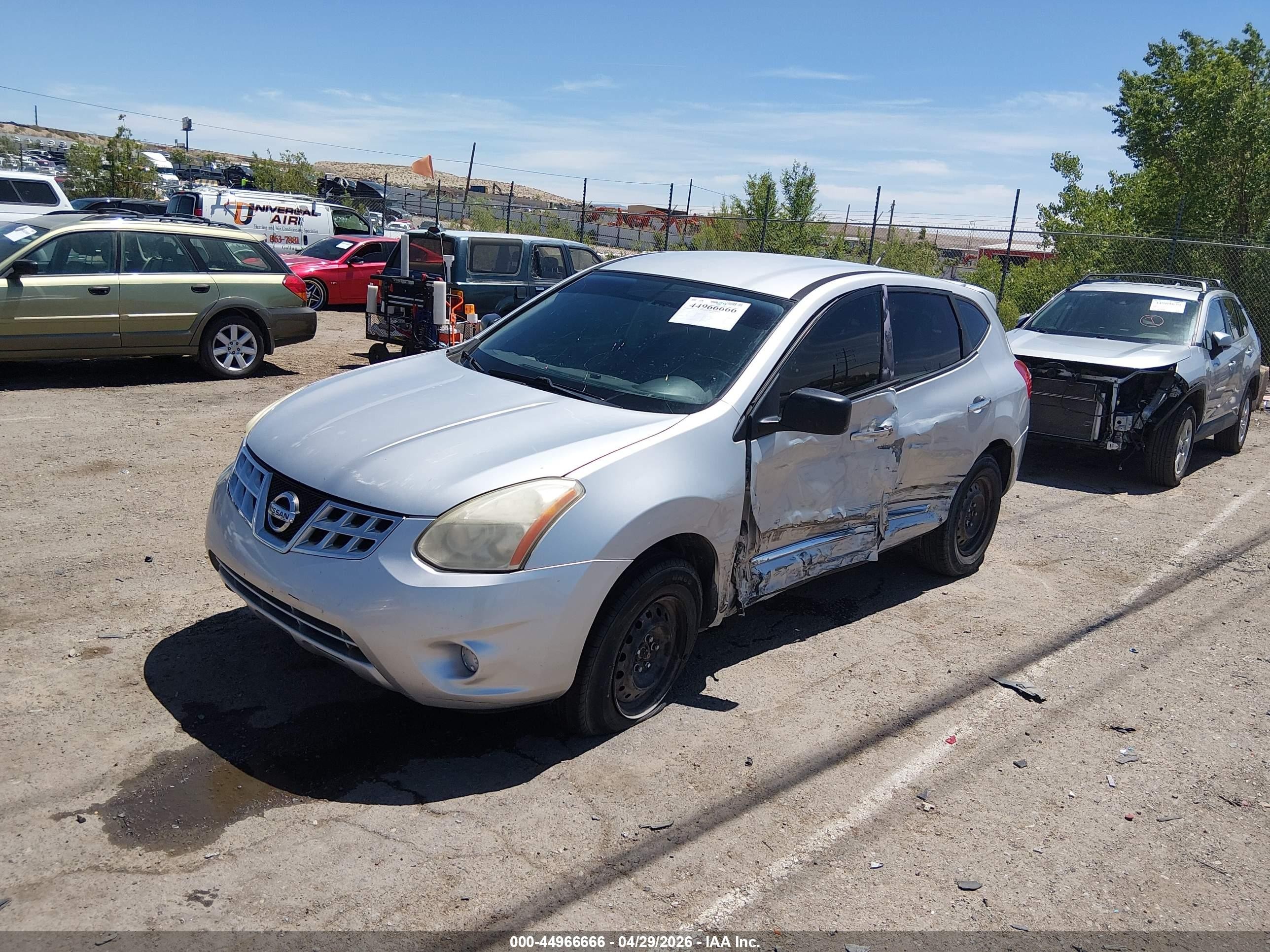 2013 Nissan Rogue S Silver vin: JN8AS5MV1DW135724
