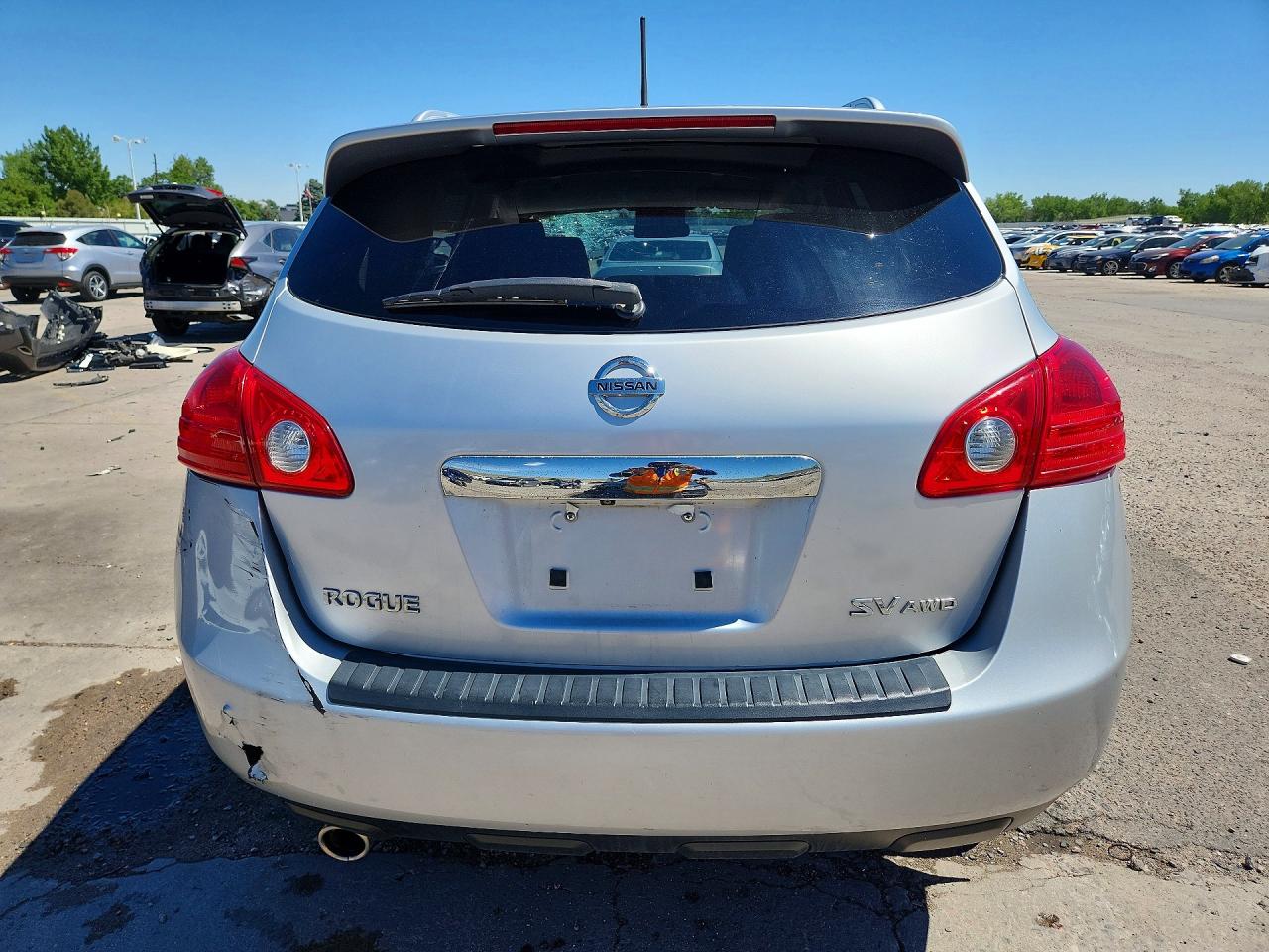 2013 Nissan Rogue S Серебряный vin: JN8AS5MV1DW138607