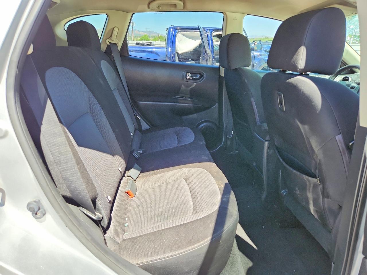 2013 Nissan Rogue S Серебряный vin: JN8AS5MV1DW138607