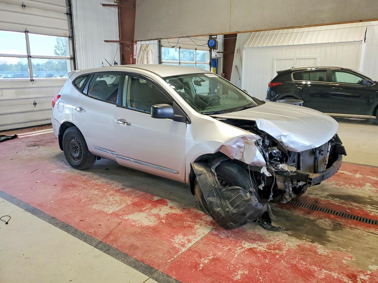 2013 Nissan Rogue S Серебряный vin: JN8AS5MV1DW600308