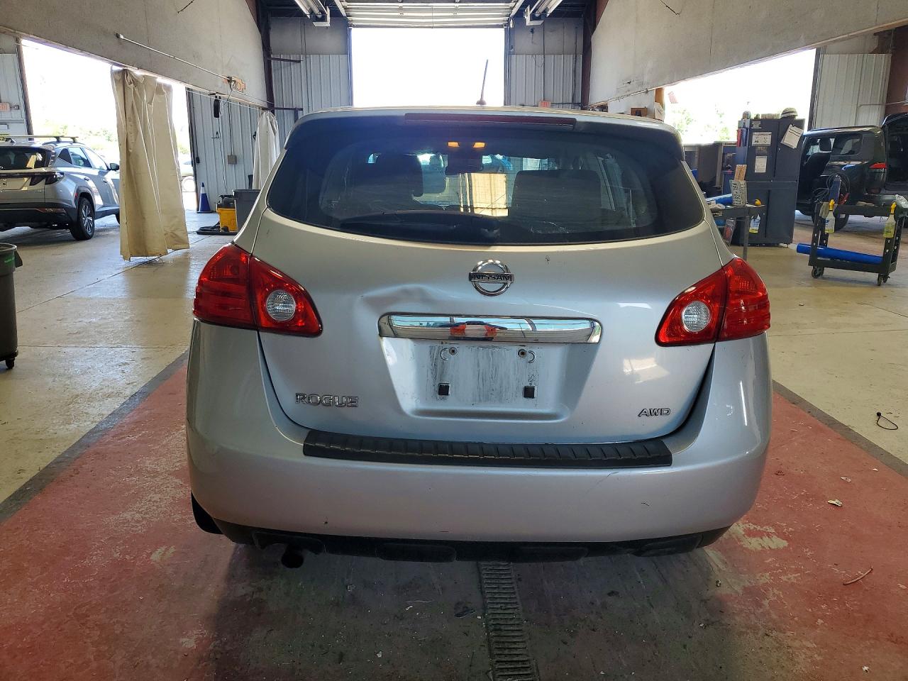 2013 Nissan Rogue S Серебряный vin: JN8AS5MV1DW600308