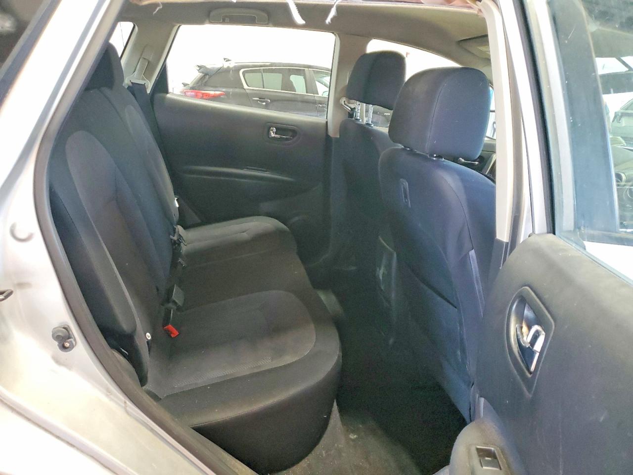 2013 Nissan Rogue S Серебряный vin: JN8AS5MV1DW600308