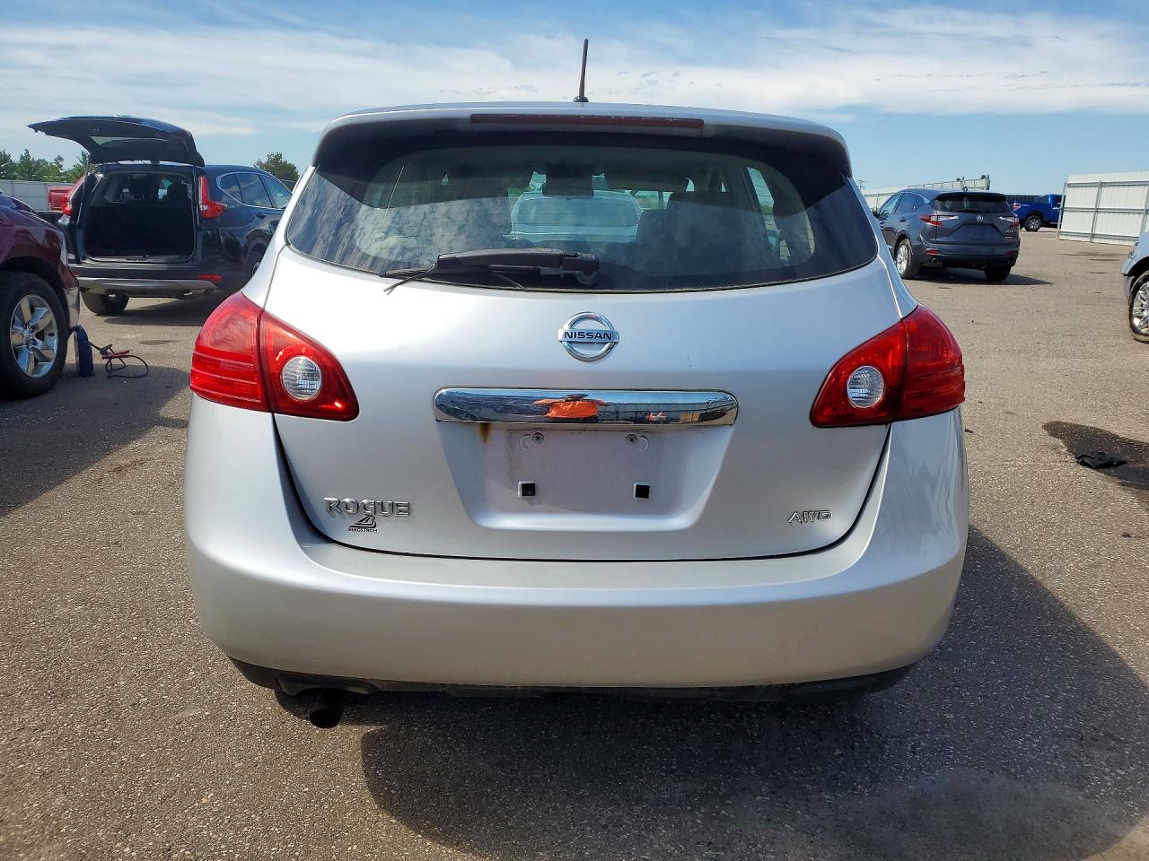 2013 Nissan Rogue S Серебряный vin: JN8AS5MV1DW612975