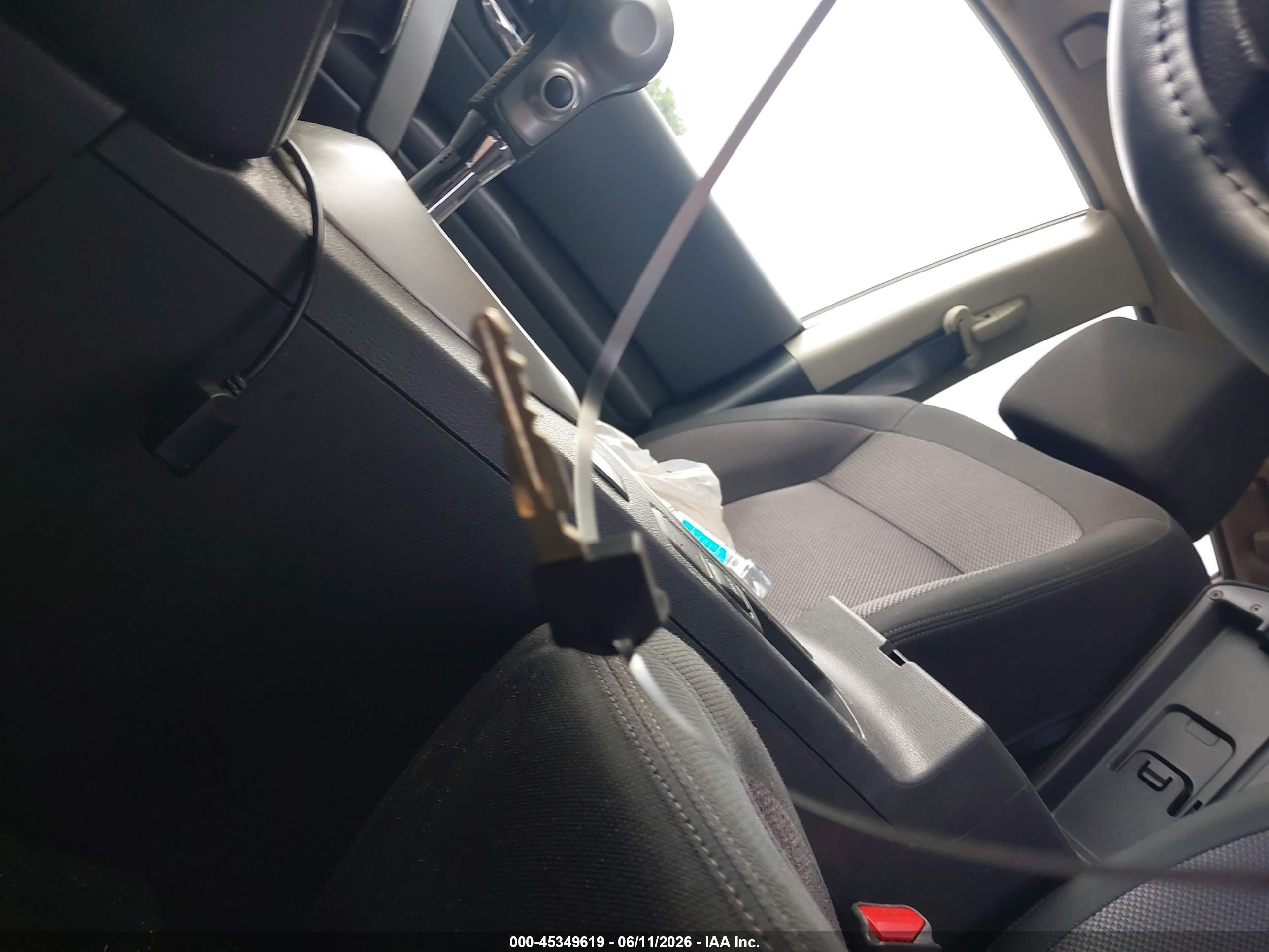 2013 Nissan Rogue Sv Silver vin: JN8AS5MV1DW620056