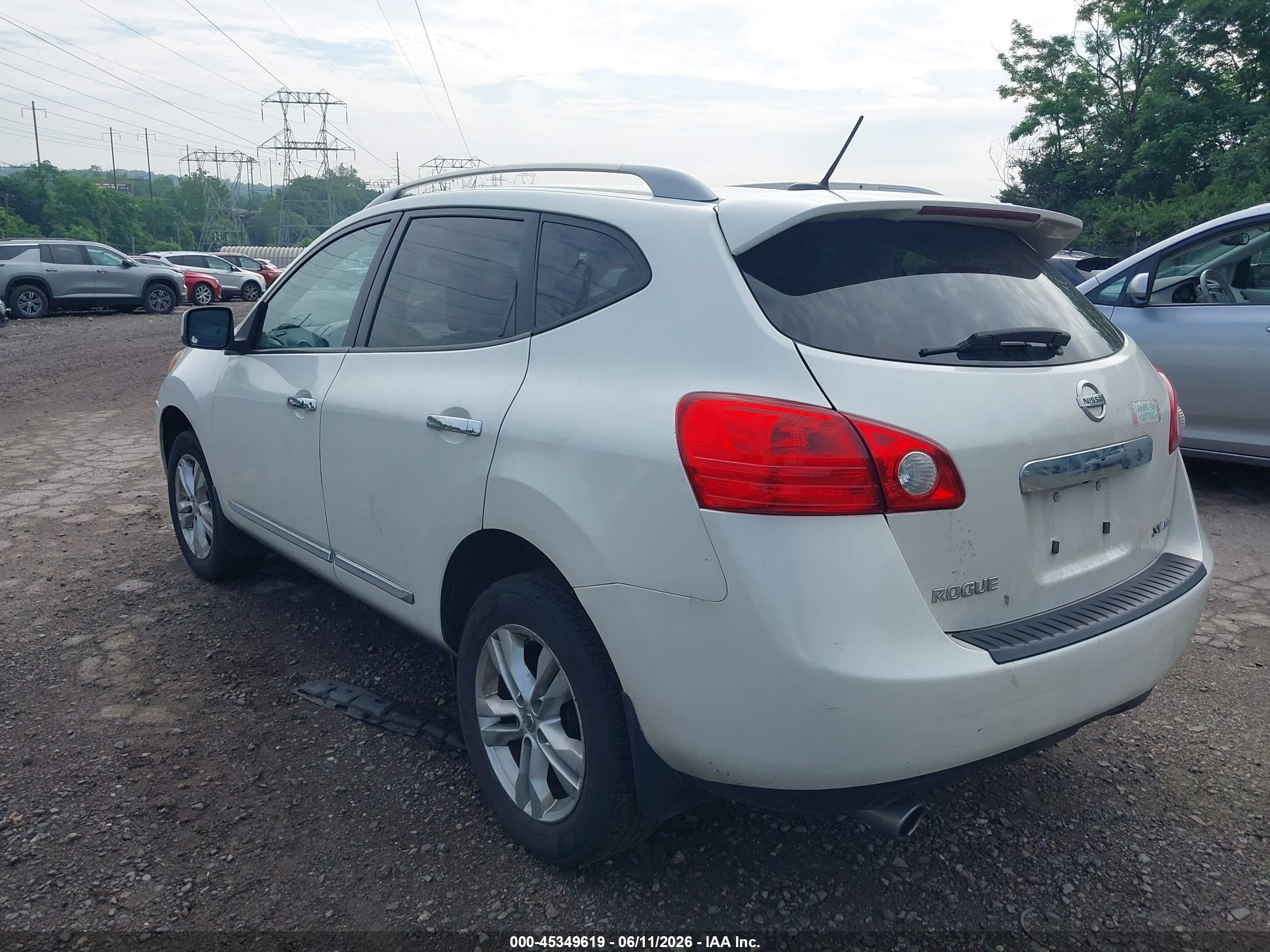 2013 Nissan Rogue Sv Silver vin: JN8AS5MV1DW620056