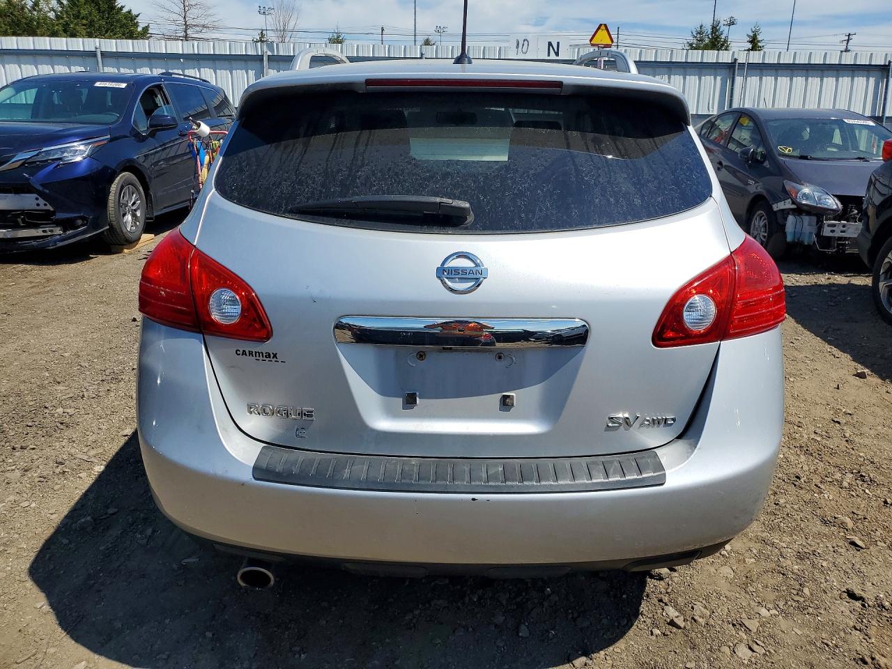 2013 Nissan Rogue S Silver vin: JN8AS5MV1DW626097