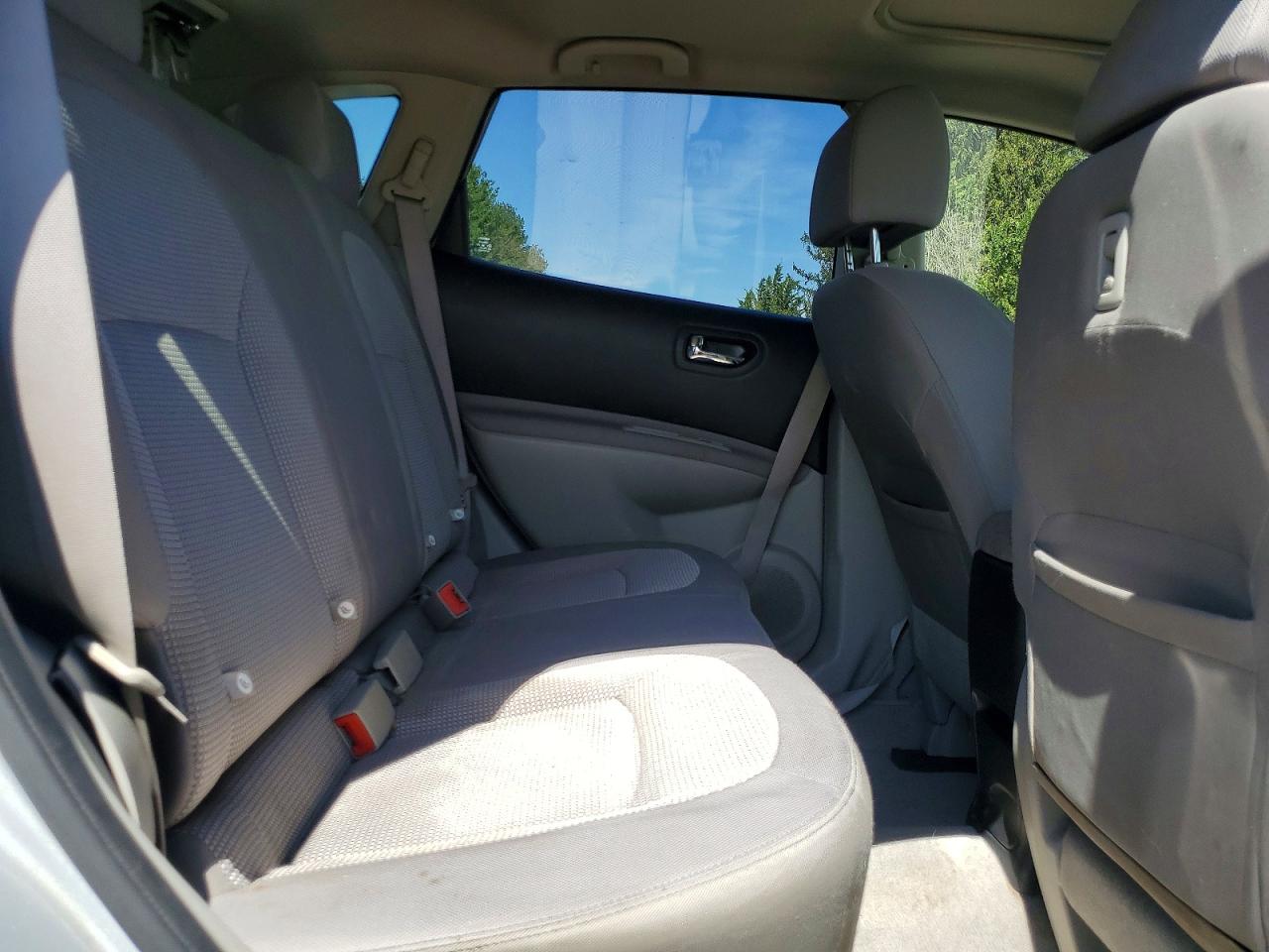 2013 Nissan Rogue S Silver vin: JN8AS5MV1DW626097