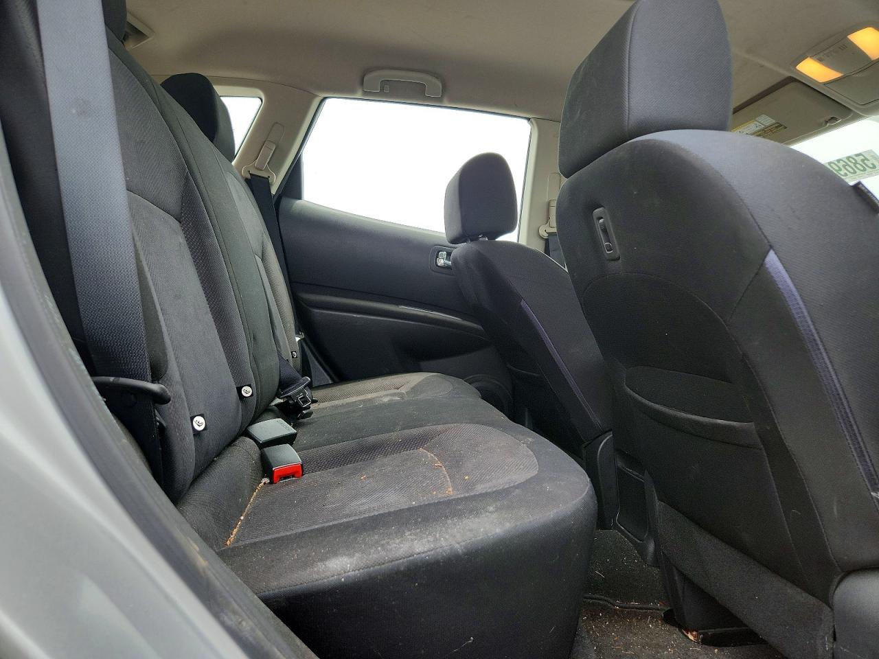 2014 Nissan Rogue Select S Silver vin: JN8AS5MV1EW715475