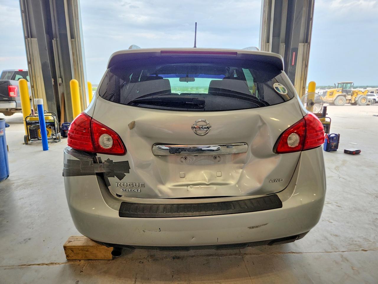 2015 Nissan Rogue Select S Silver vin: JN8AS5MV1FW753743