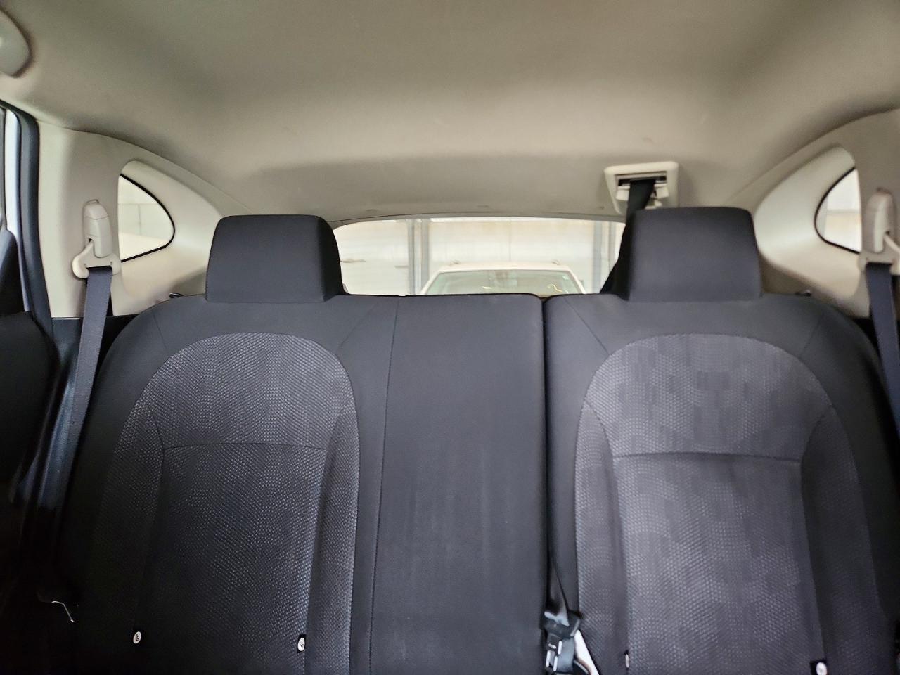 2015 Nissan Rogue Select S Silver vin: JN8AS5MV1FW753743