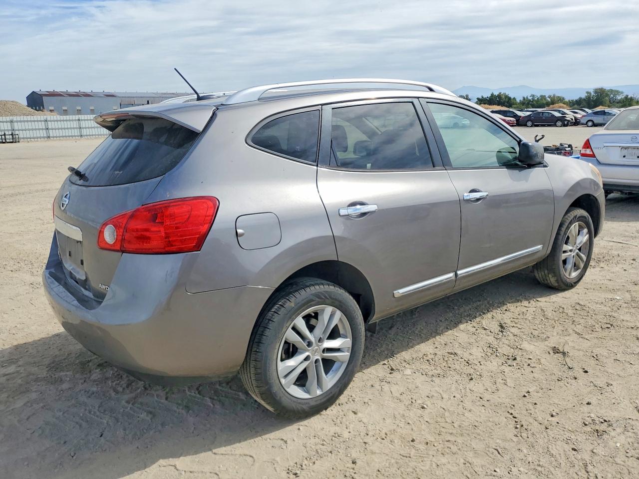 2015 Nissan Rogue Select S Серый vin: JN8AS5MV1FW753760
