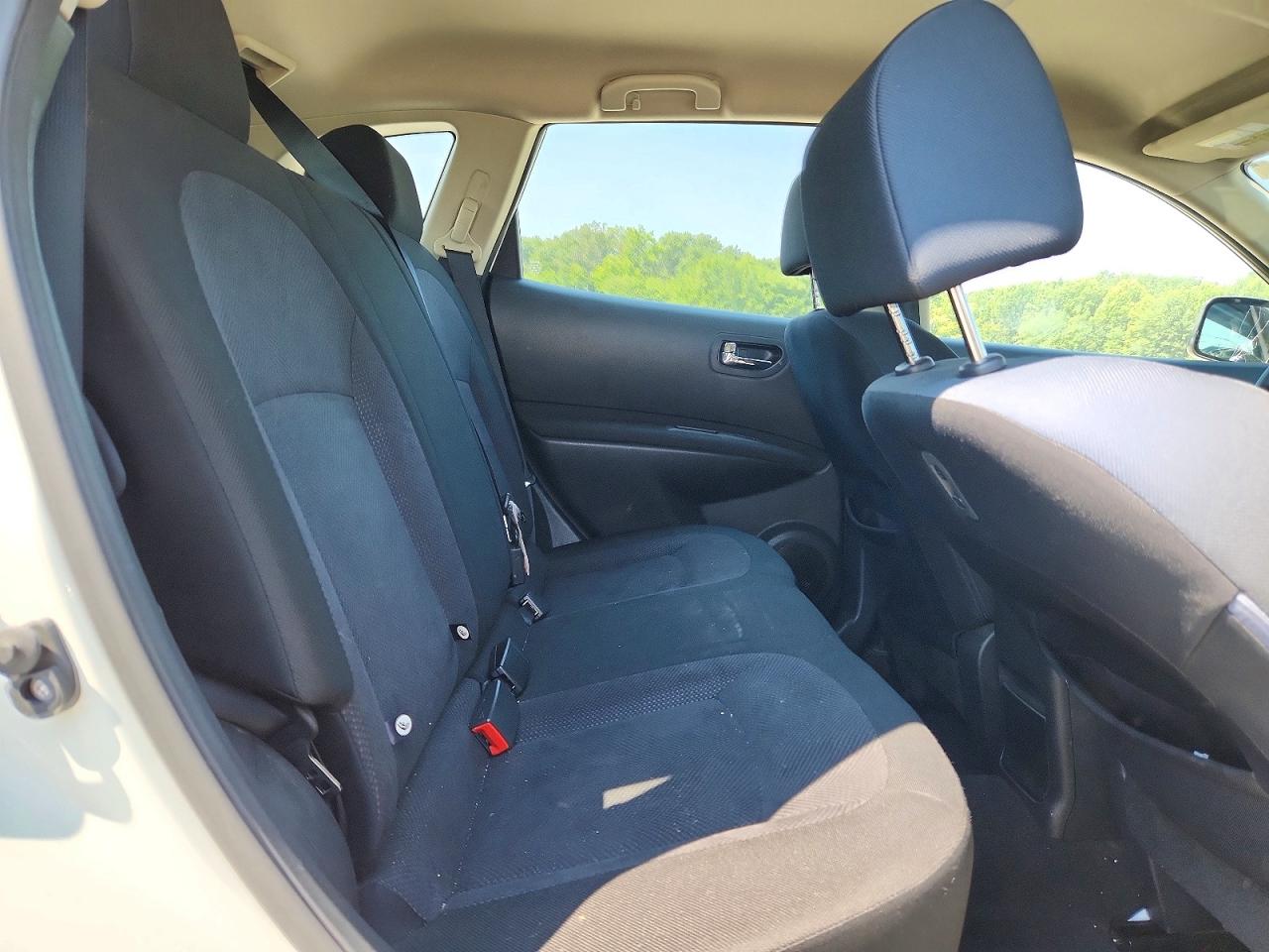 2015 Nissan Rogue Select S White vin: JN8AS5MV1FW753824